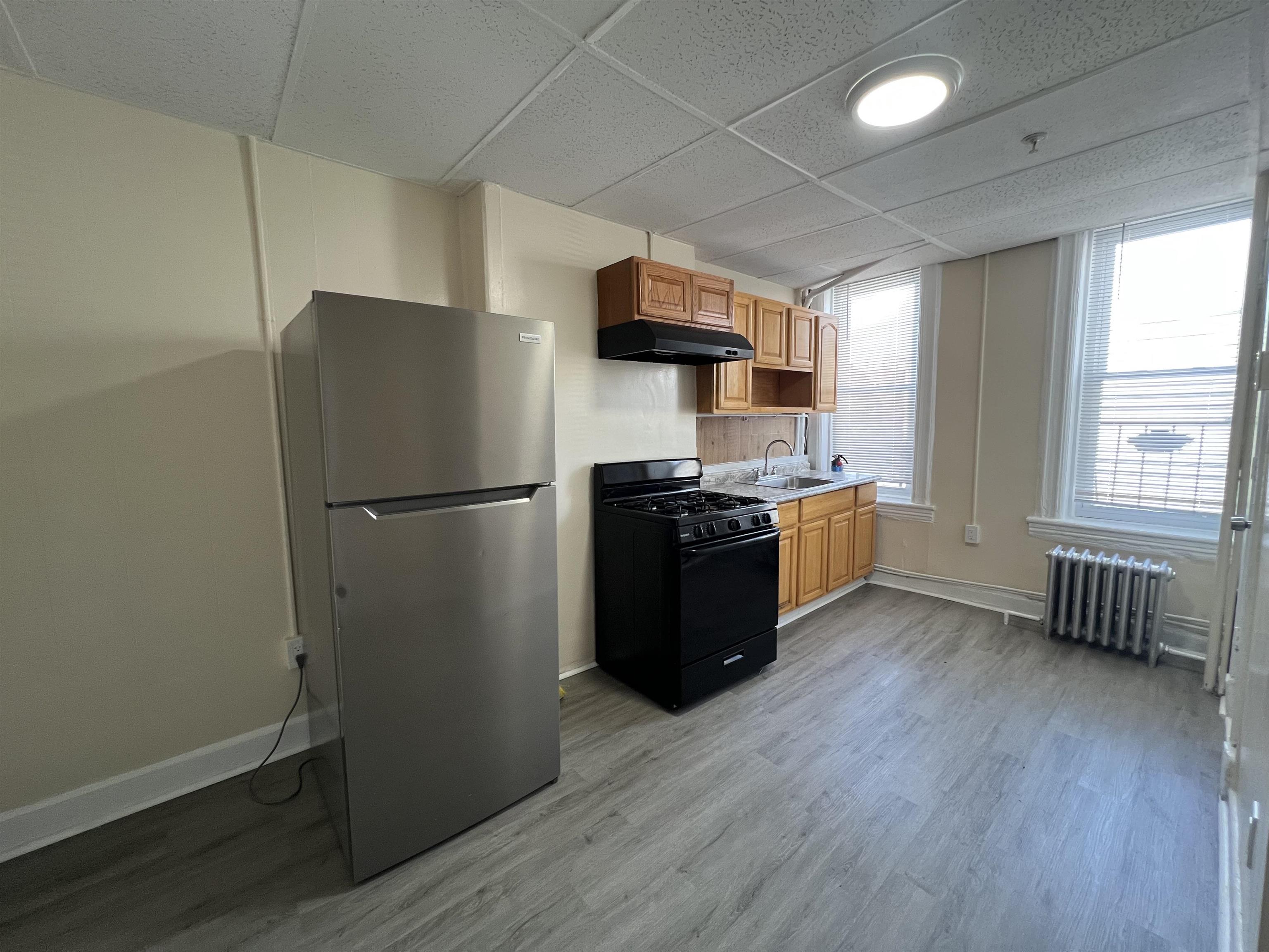 1513 SUMMIT AVE Unit: 3