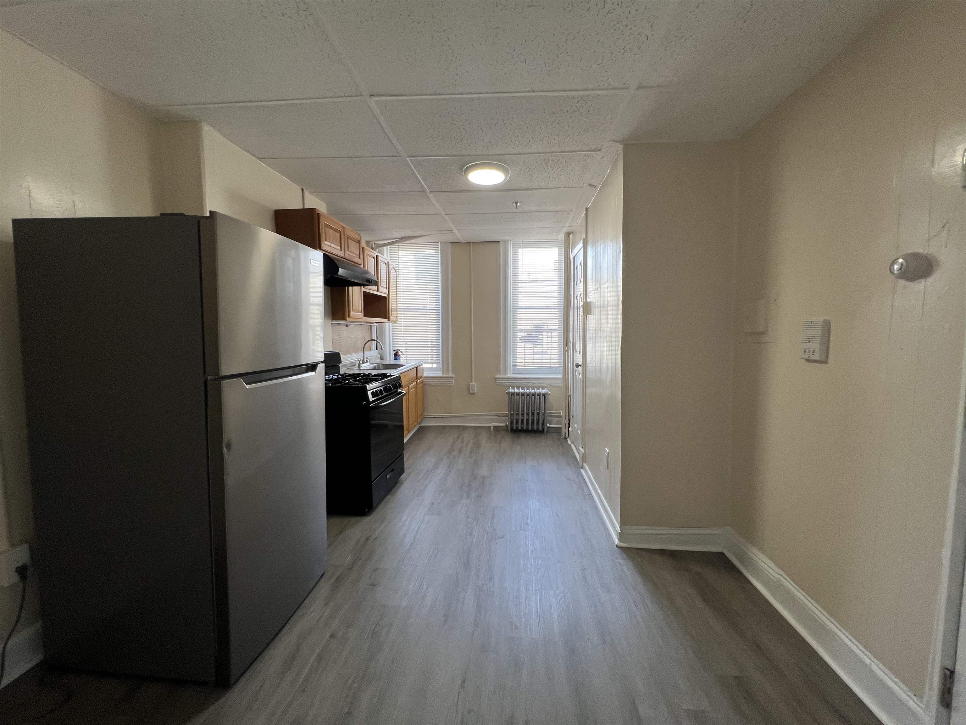 1513 SUMMIT AVE Unit: 3