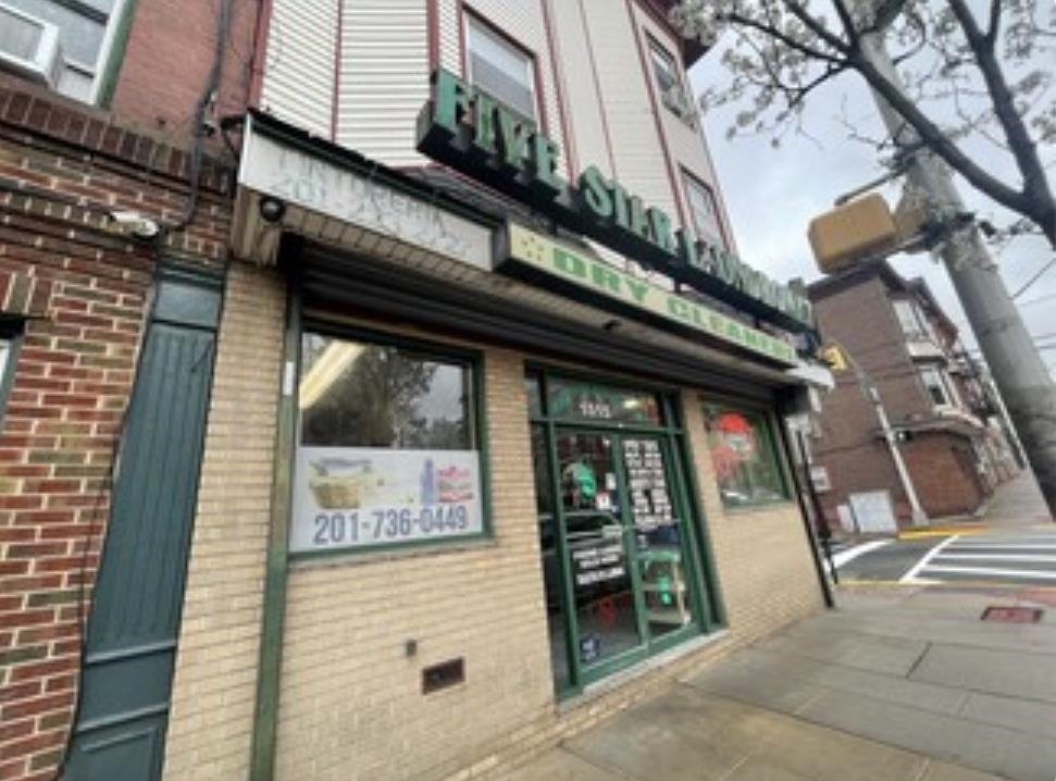 1513 SUMMIT AVE Unit: 3