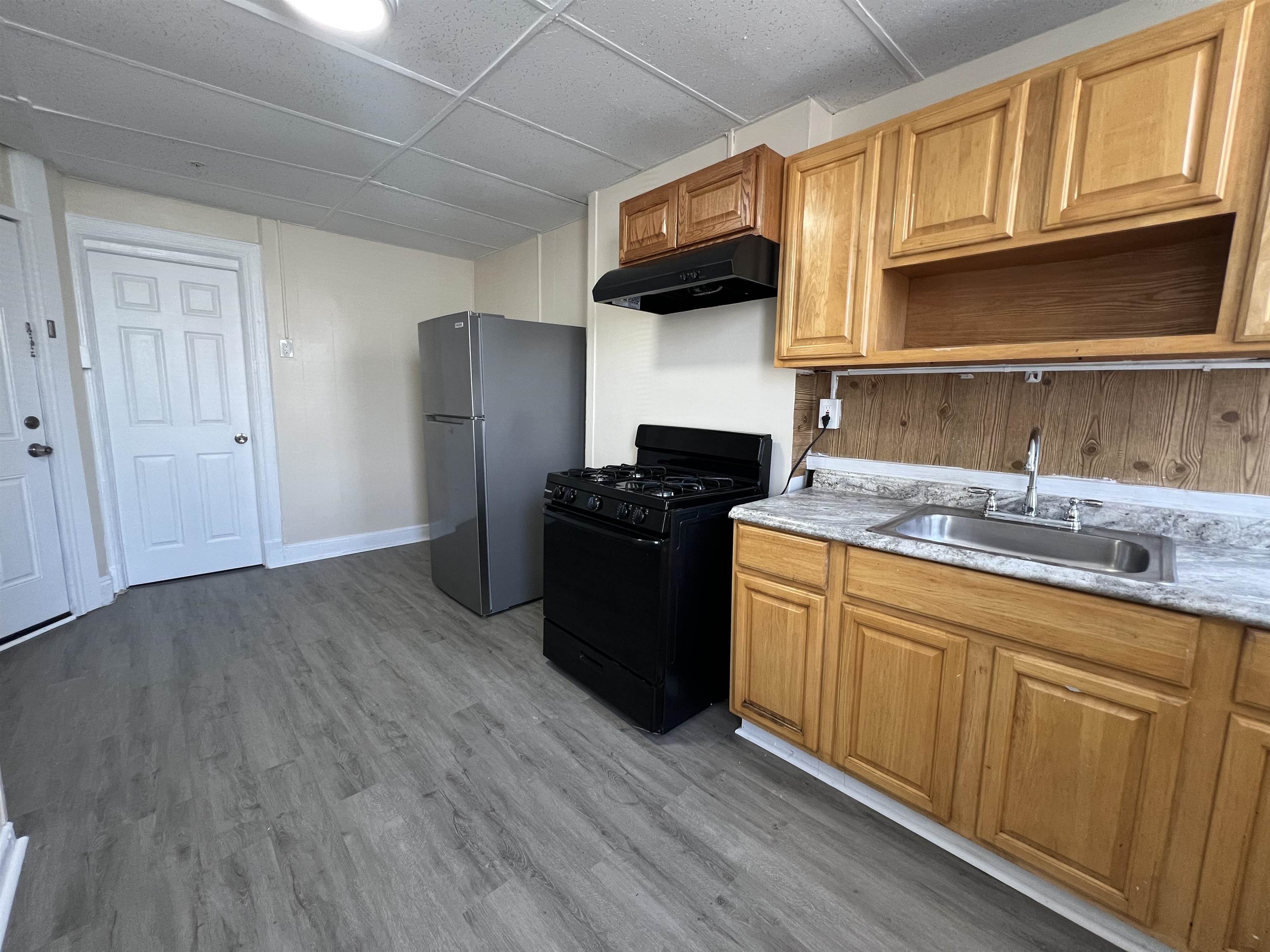 1513 SUMMIT AVE Unit: 3