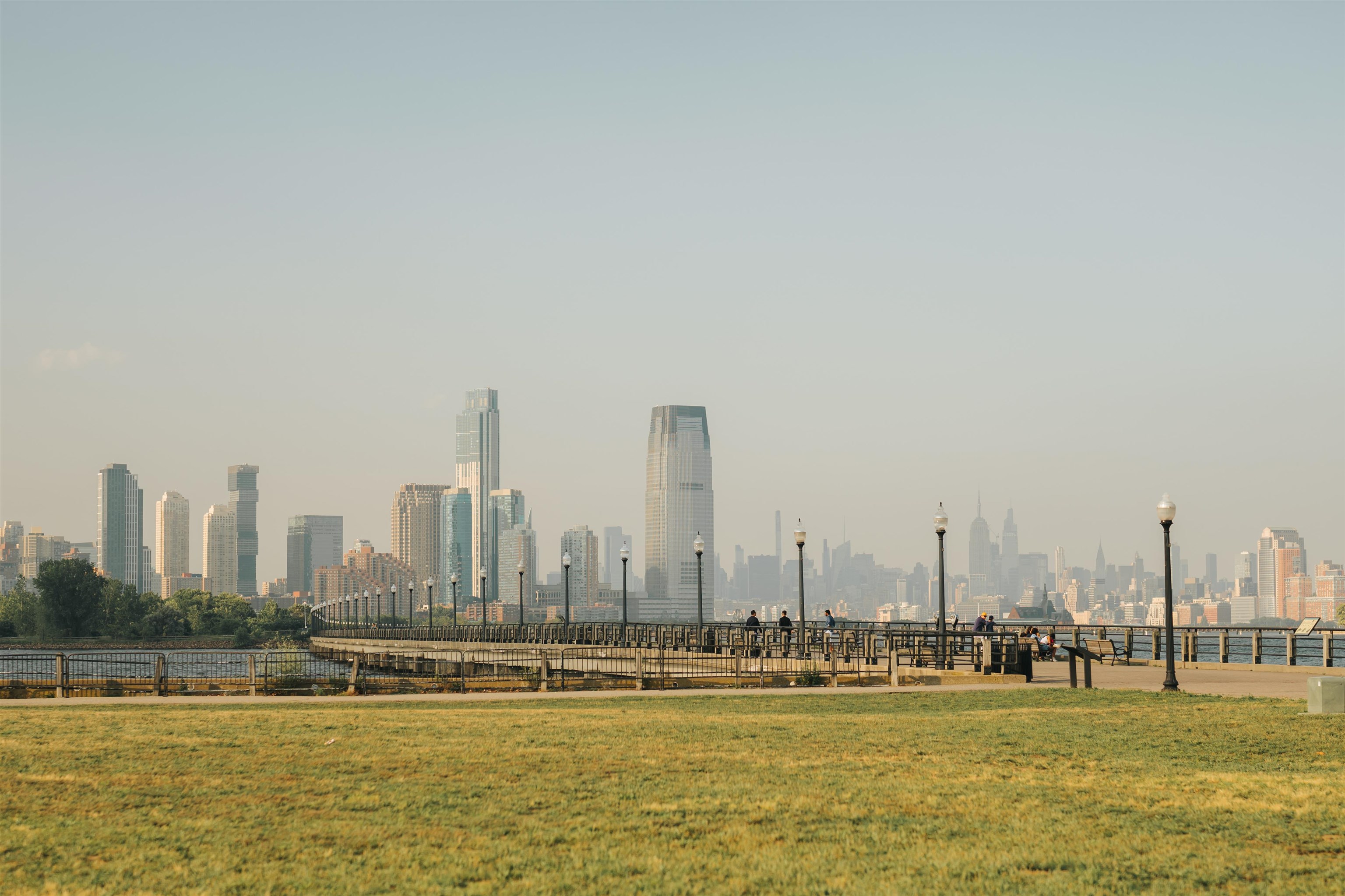 250 VAN HORNE ST Unit: 2