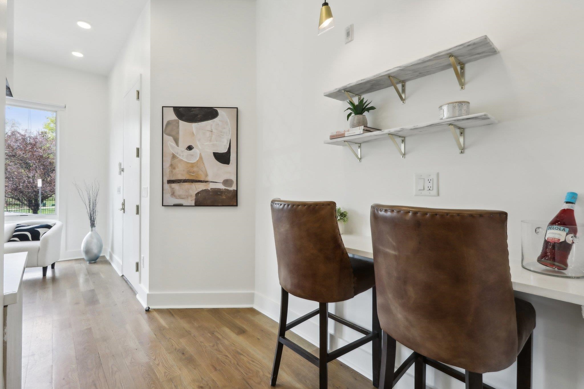 250 VAN HORNE ST Unit: 2