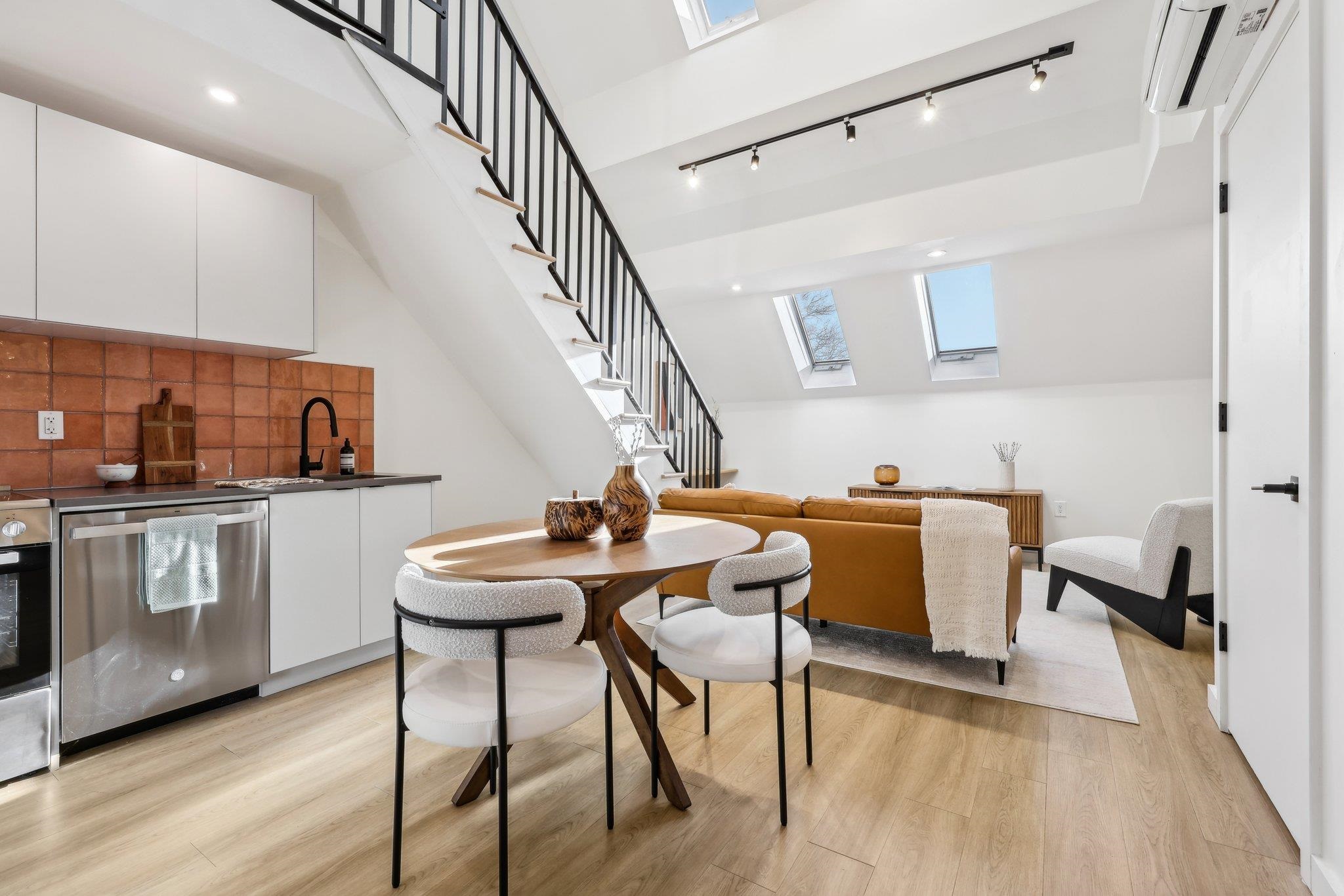 328 PACIFIC AVE Unit: 403