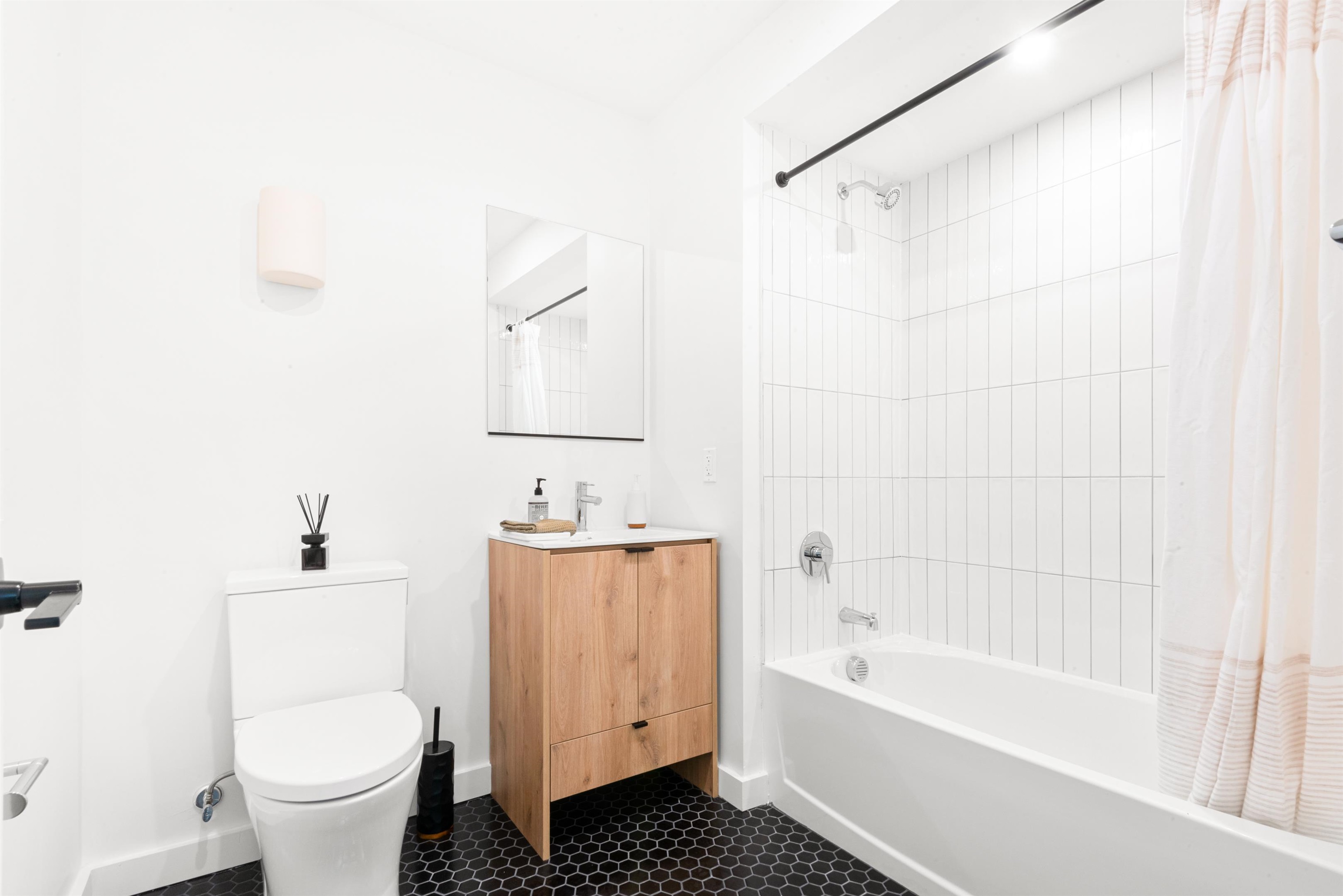 328 PACIFIC AVE Unit: 403