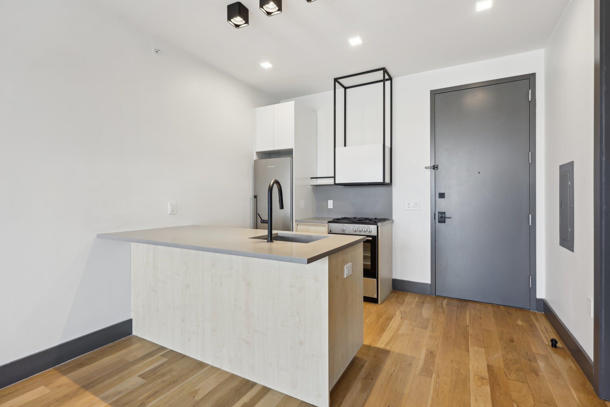 424 ARLINGTON AVE Unit: 501