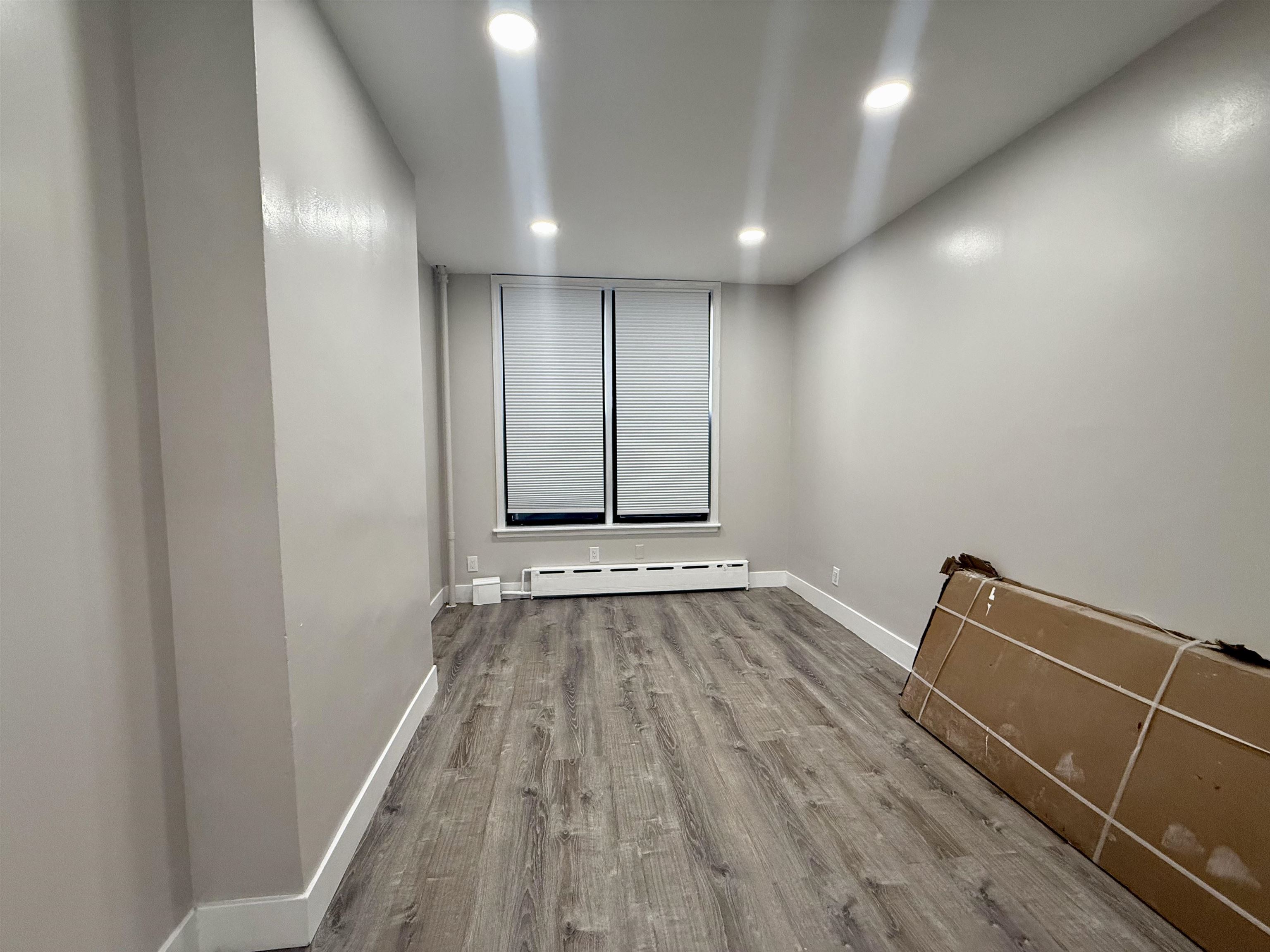 330 JACKSON ST Unit: 1R