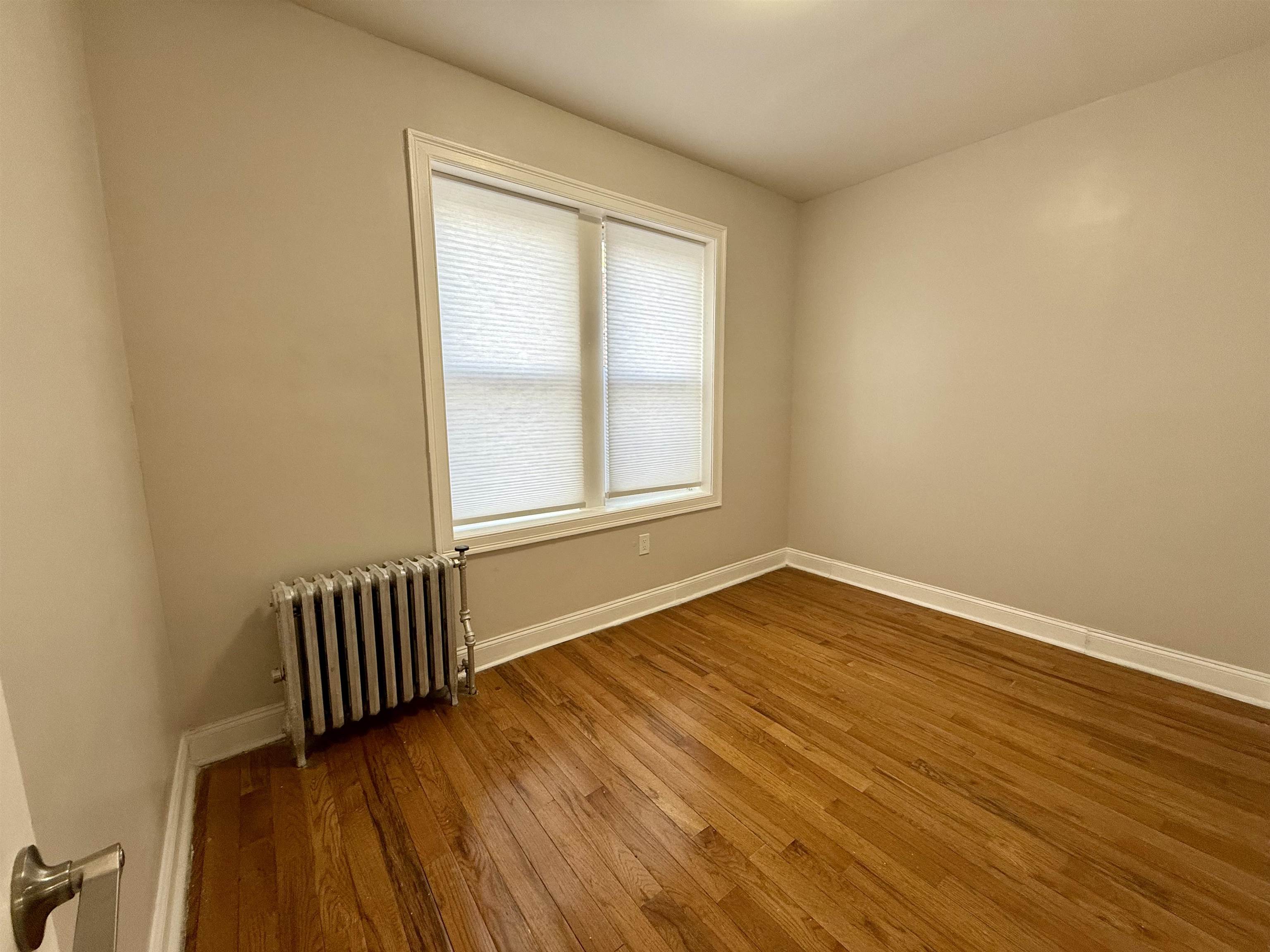 546 BERGEN AVE Unit: 1A