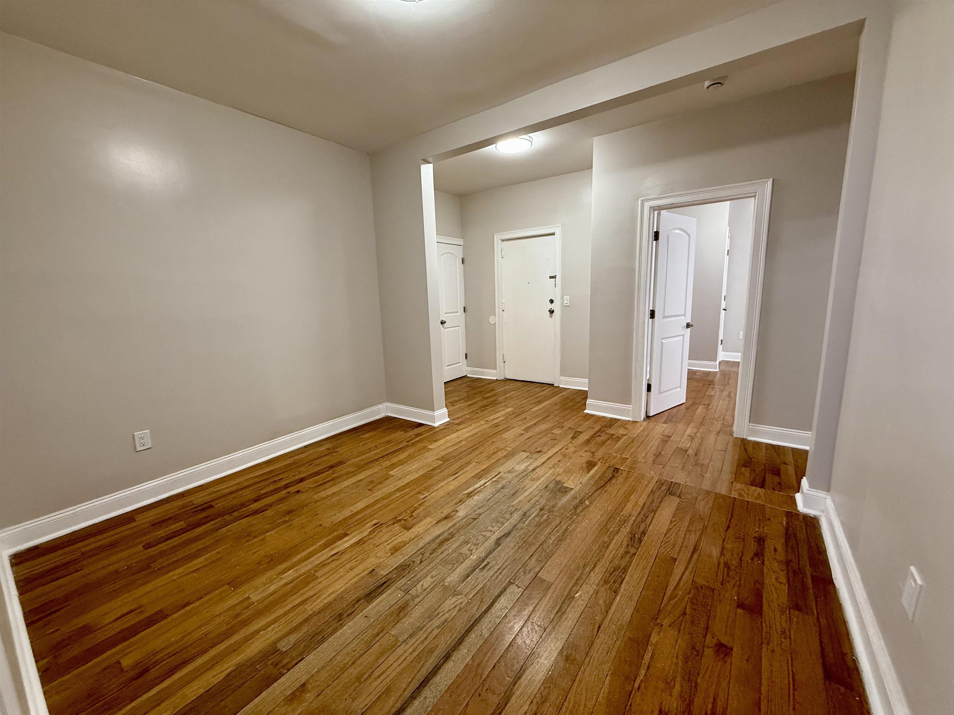 546 BERGEN AVE Unit: 1A