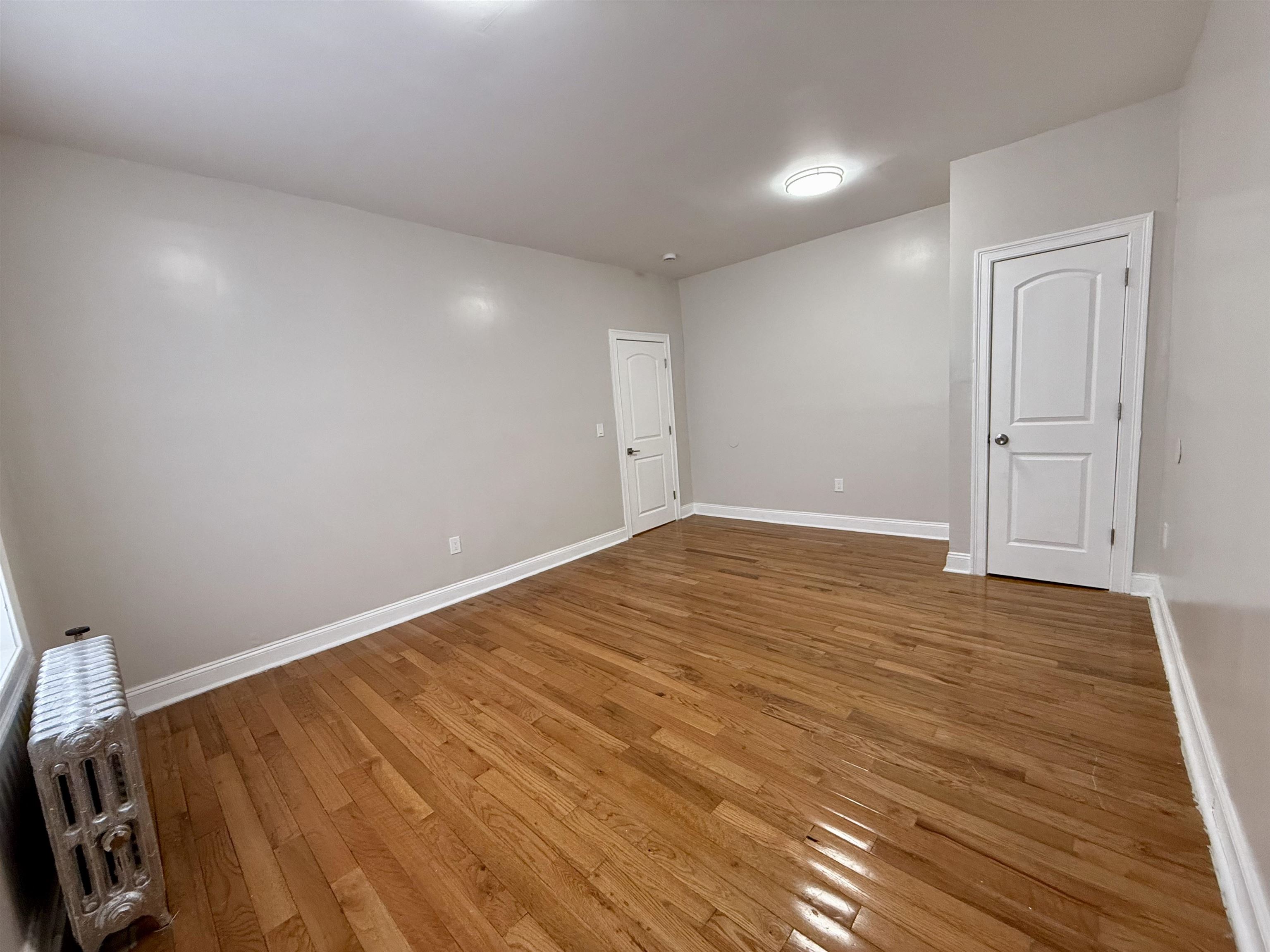 546 BERGEN AVE Unit: 1A