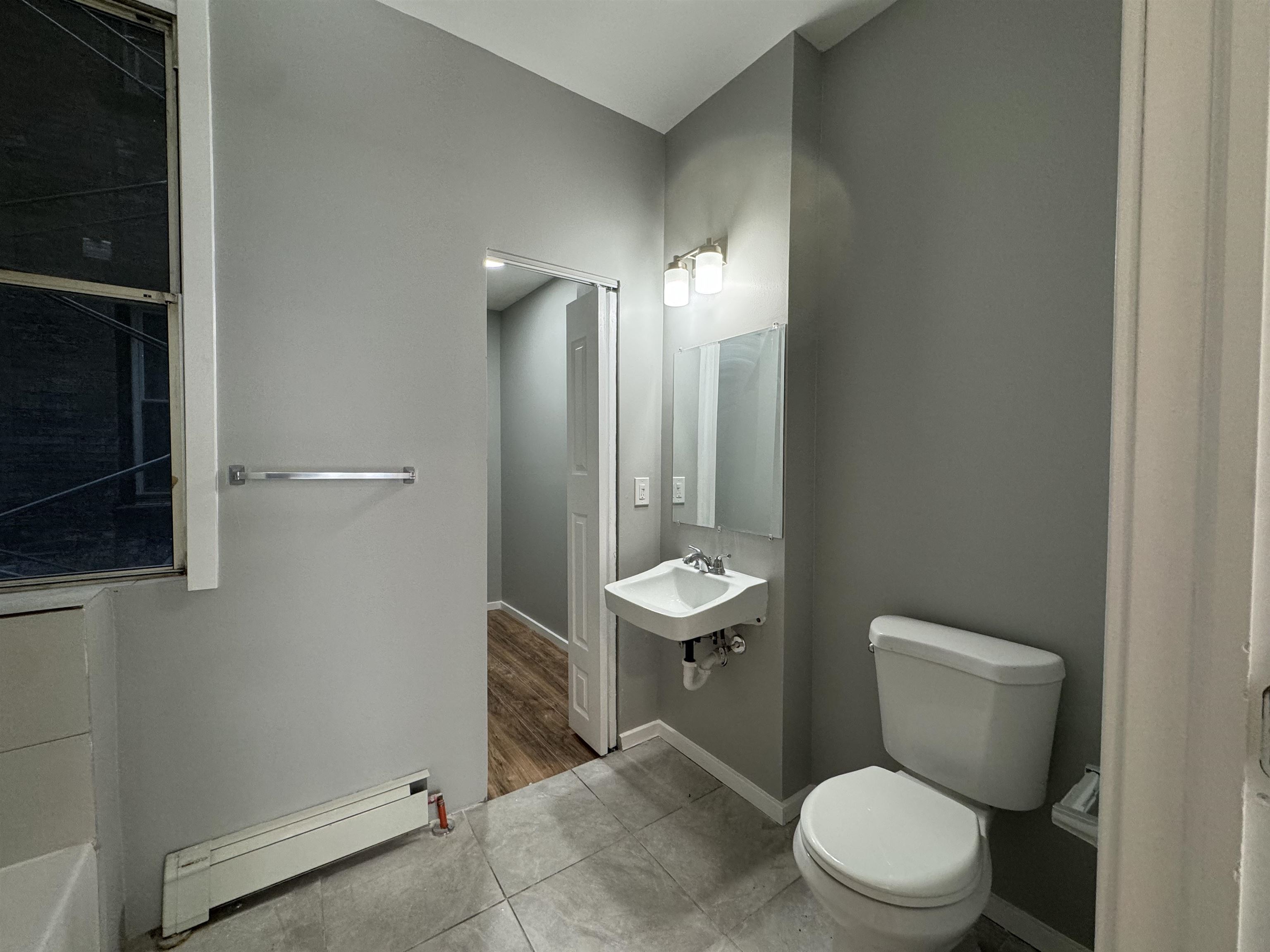 1513 SUMMIT AVE Unit: 1A