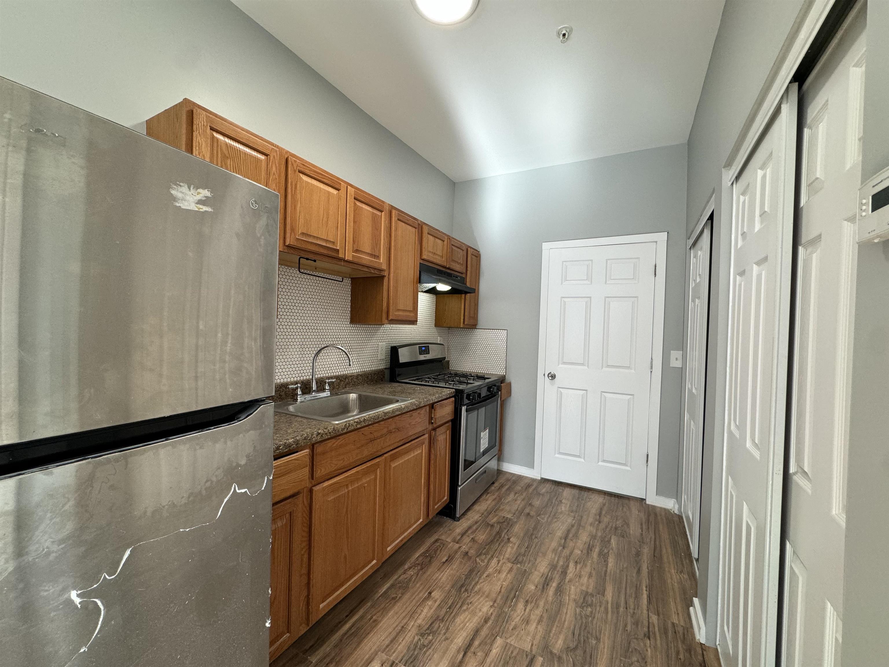 1513 SUMMIT AVE Unit: 1A
