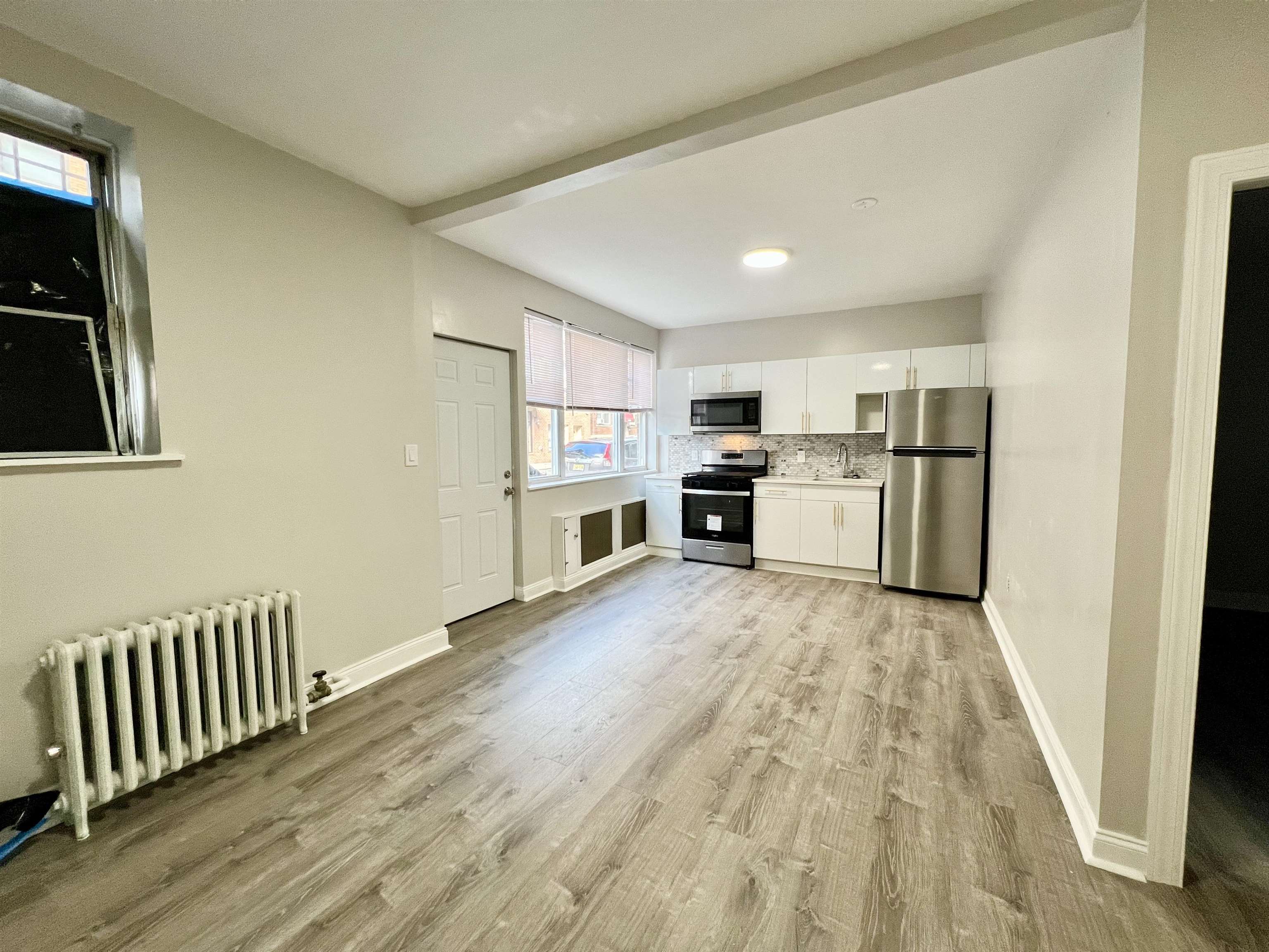 6002 HUDSON AVE Unit: 1A