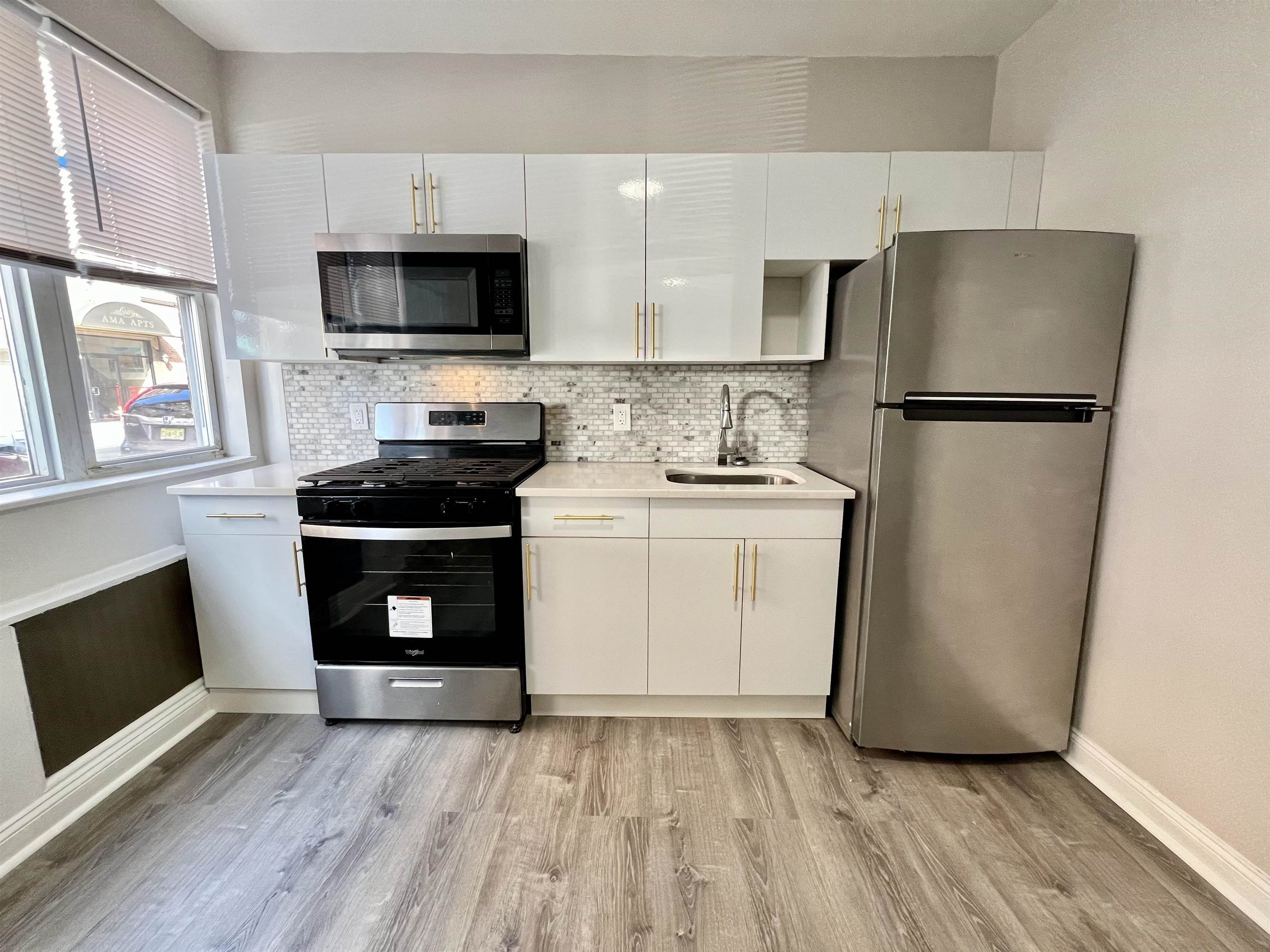 6002 HUDSON AVE Unit: 1A