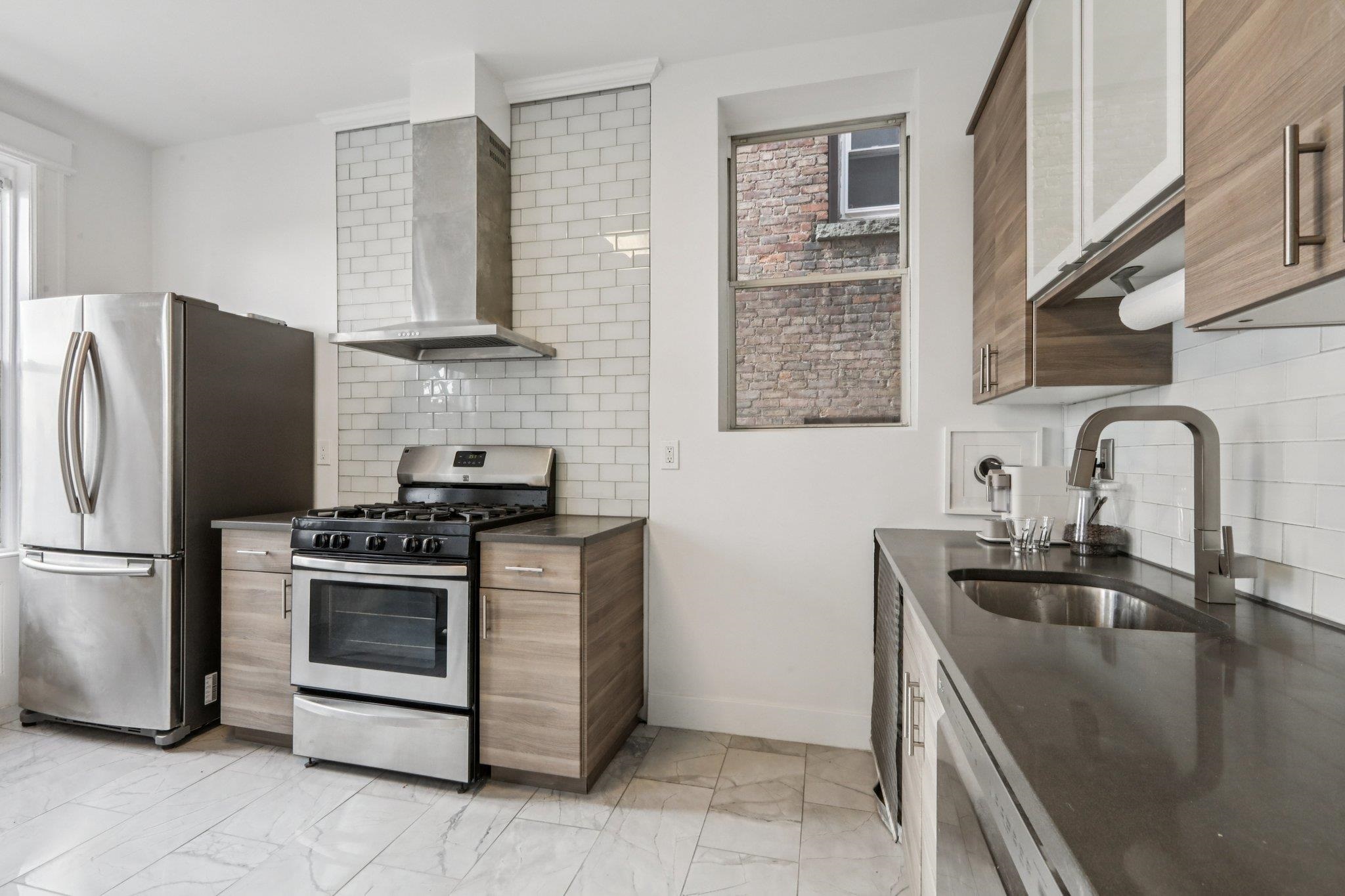 97 CLIFTON TERRACE Unit: 6