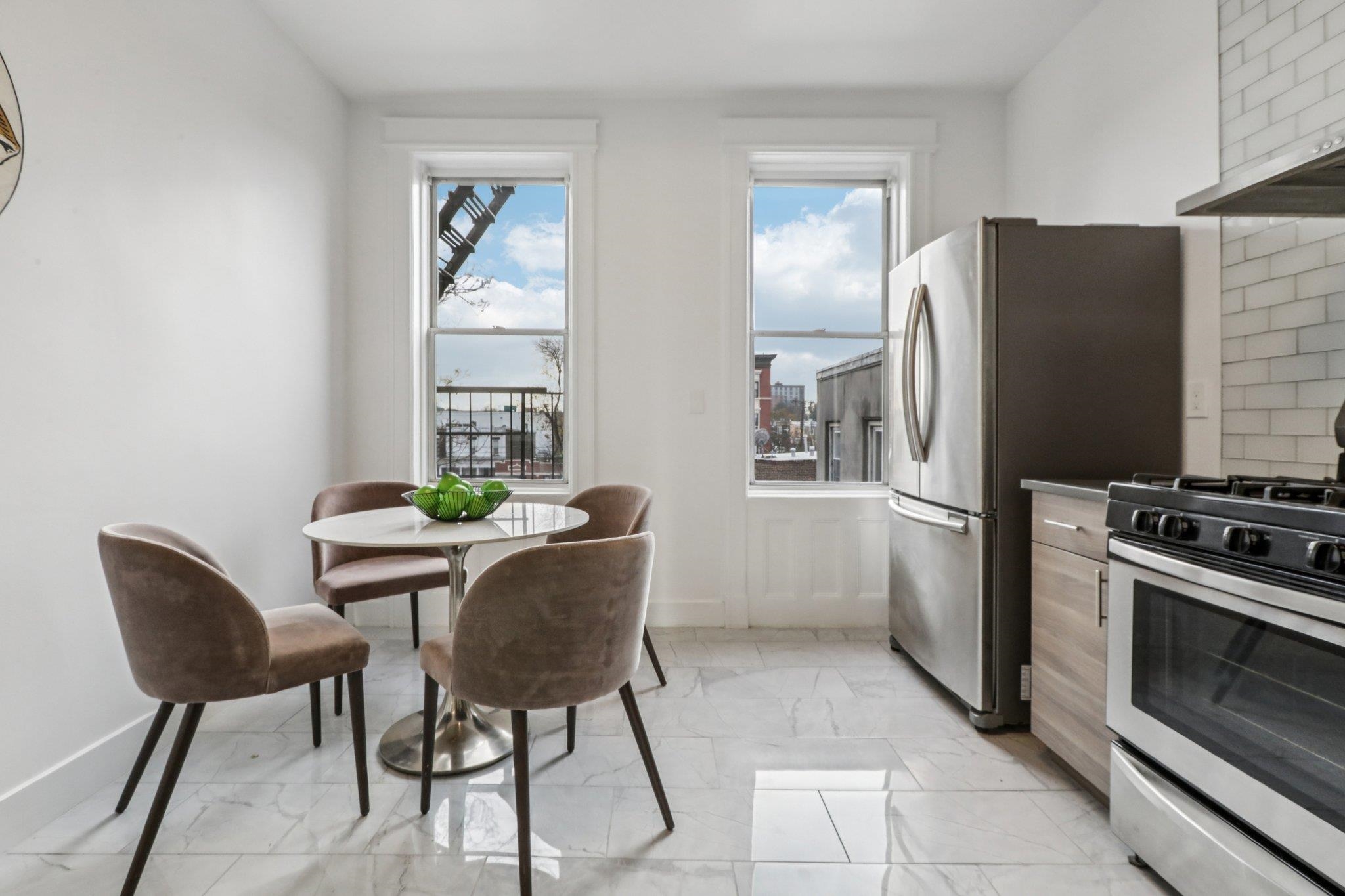 97 CLIFTON TERRACE Unit: 6