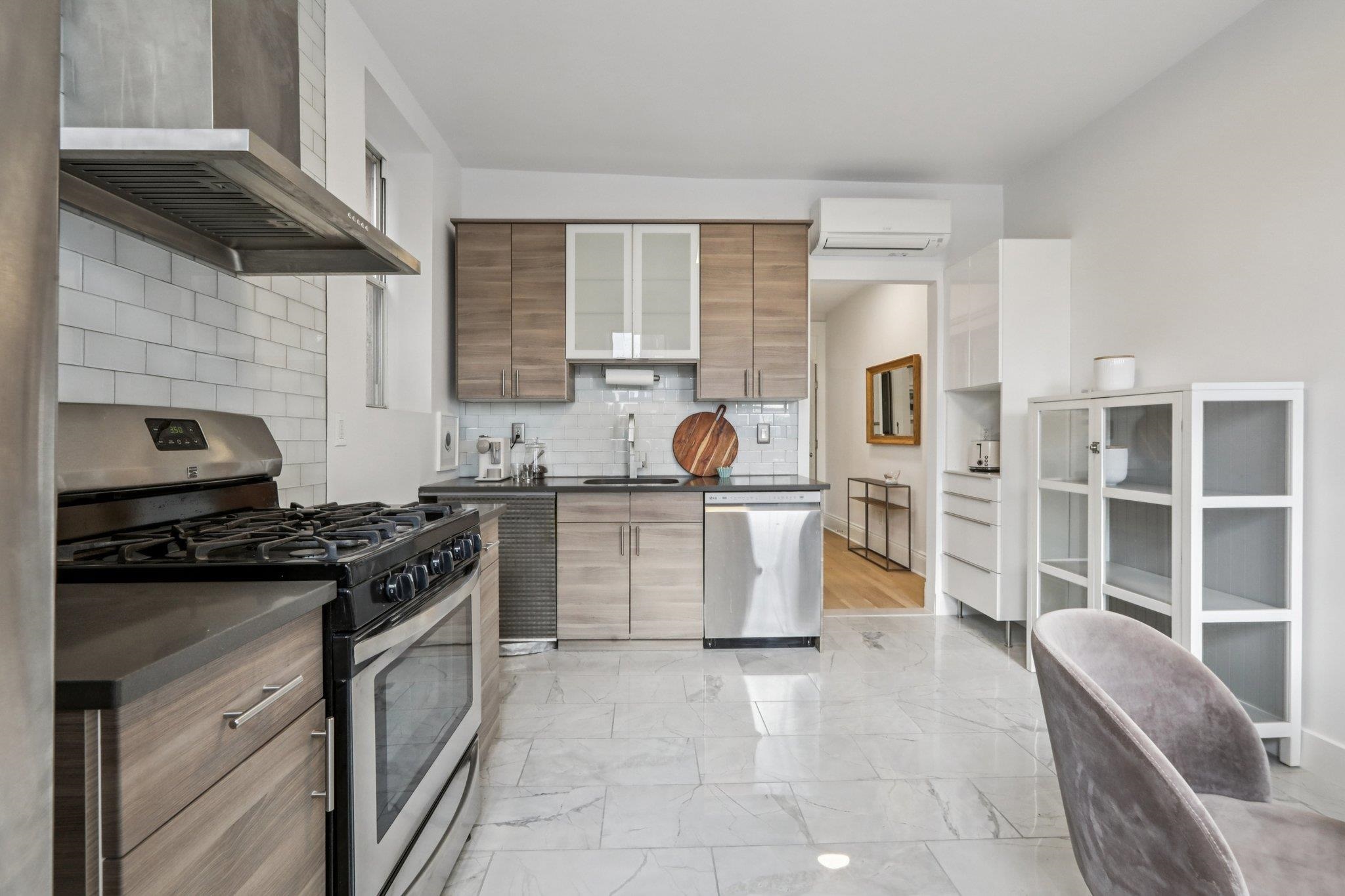 97 CLIFTON TERRACE Unit: 6