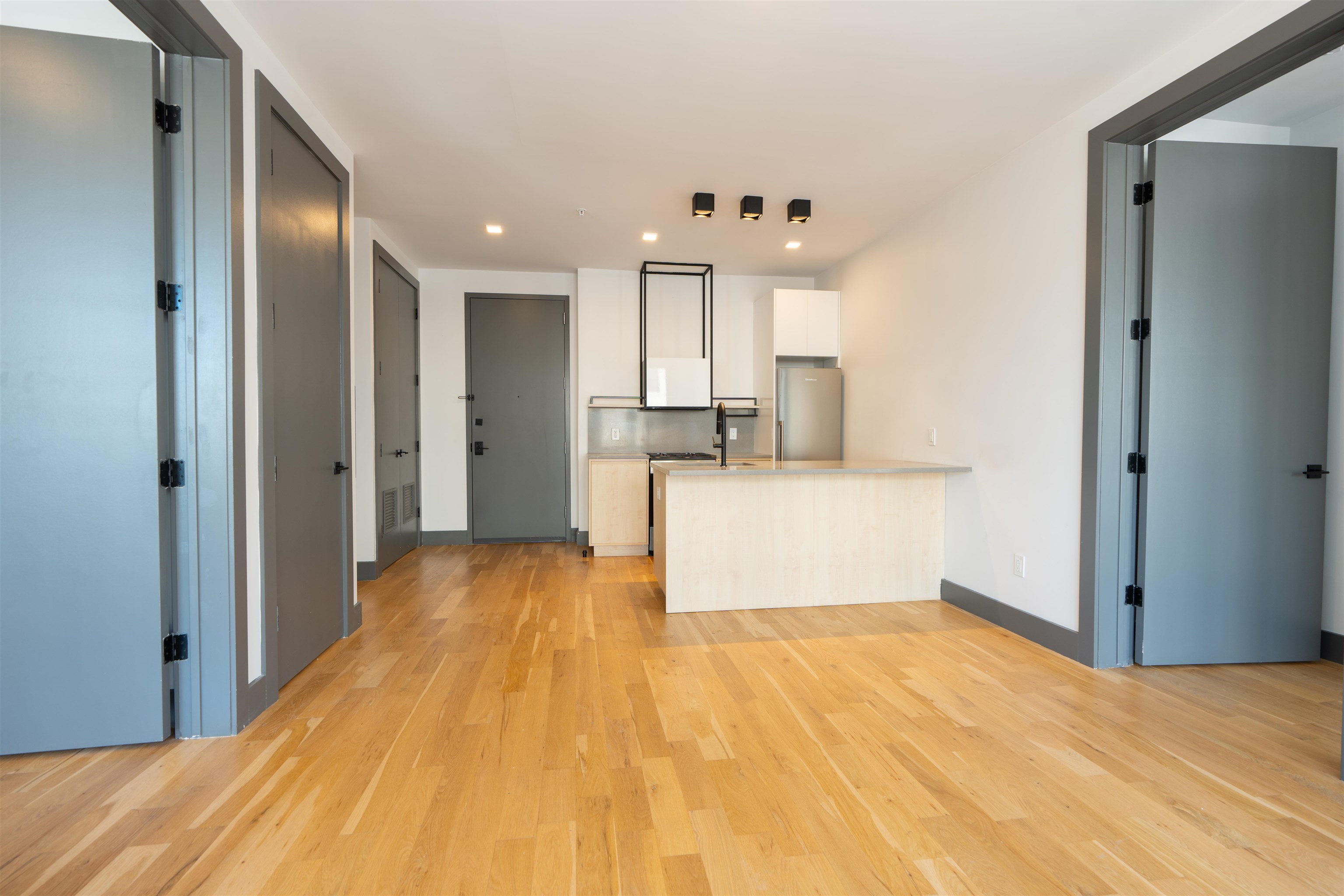424 ARLINGTON AVE Unit: 302