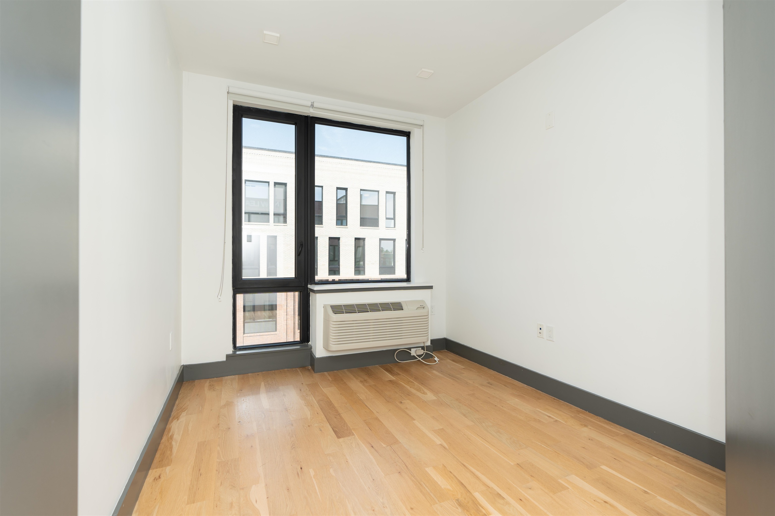 424 ARLINGTON AVE Unit: 302
