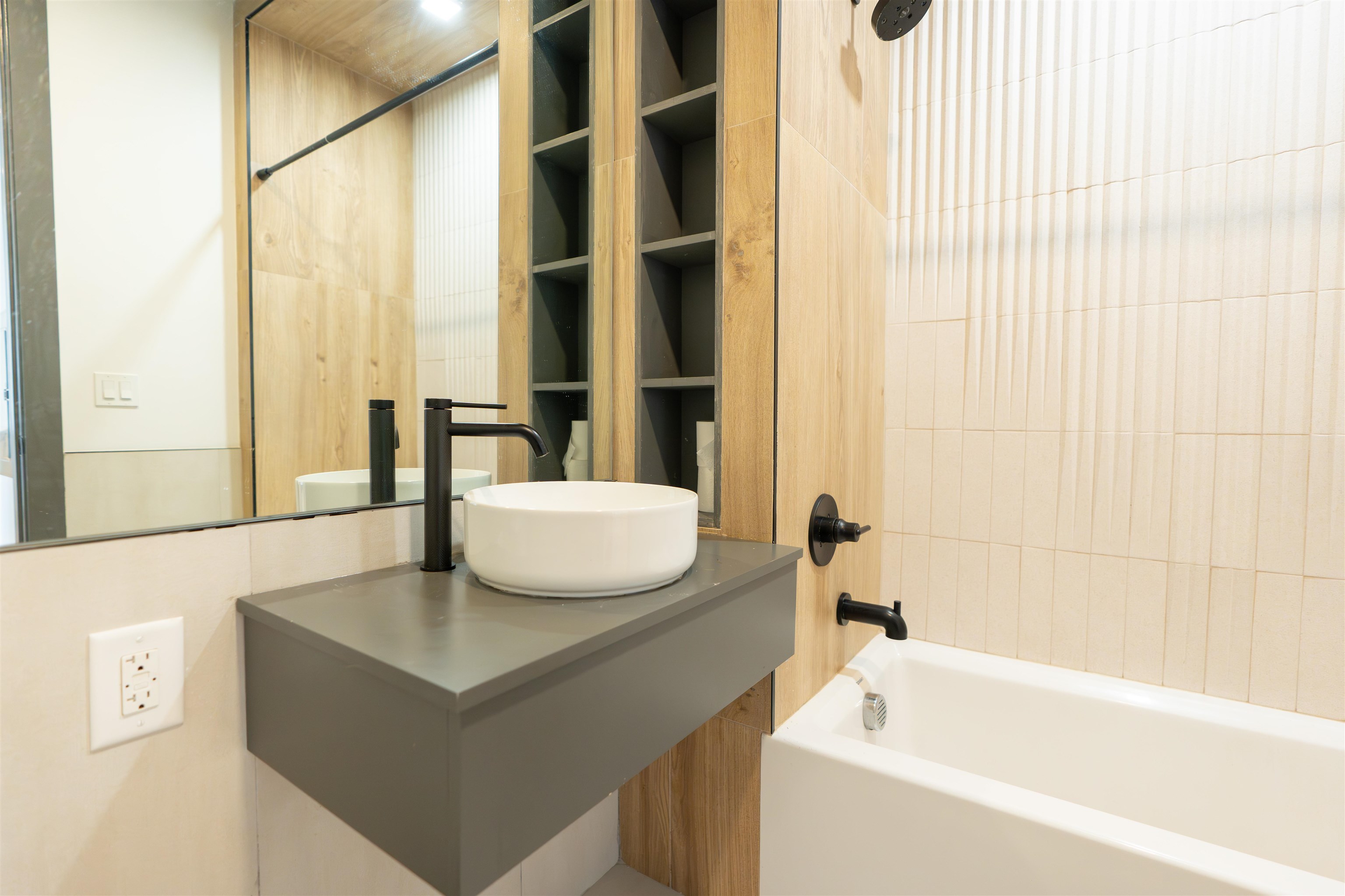 424 ARLINGTON AVE Unit: 302