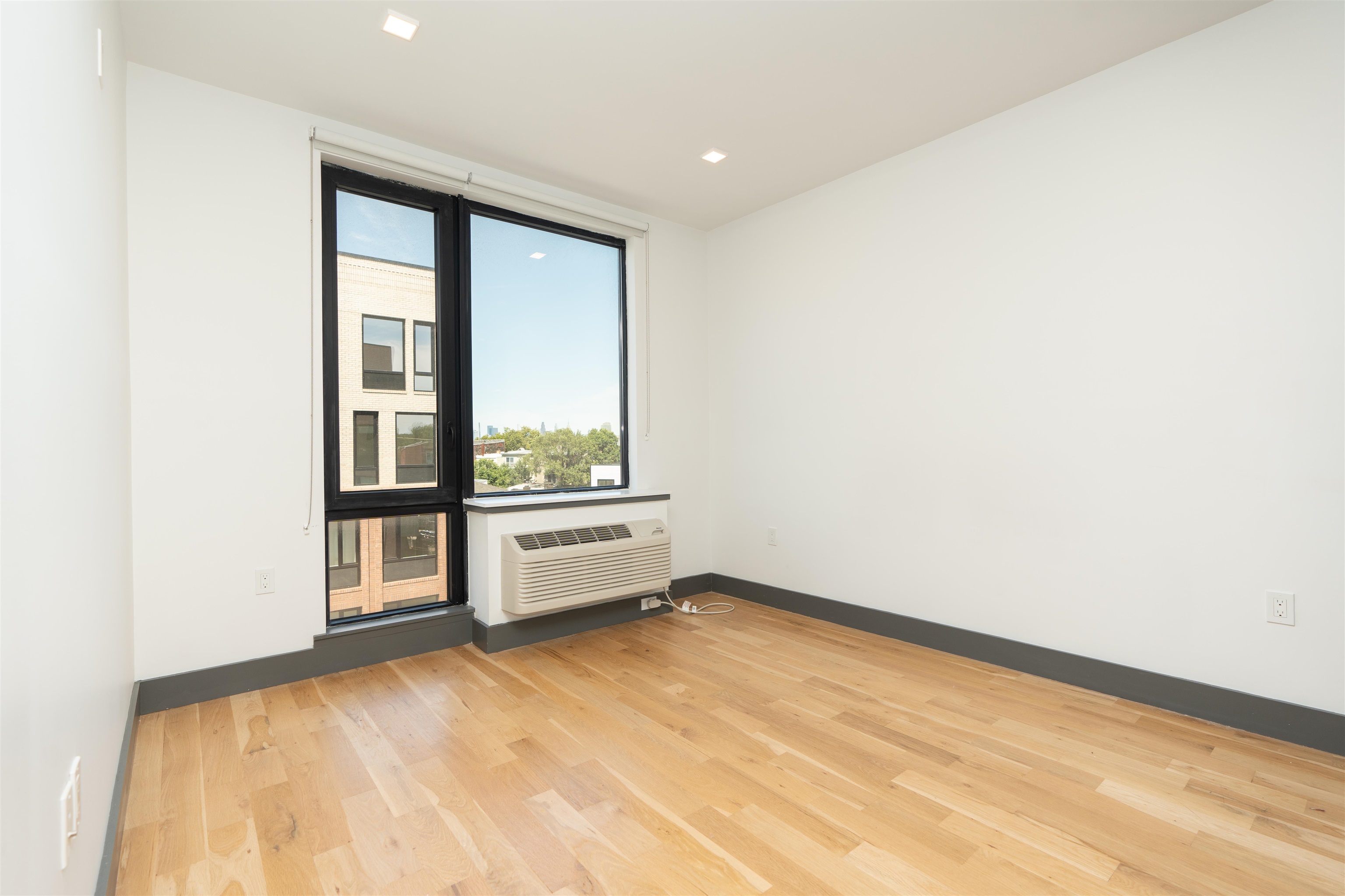 424 ARLINGTON AVE Unit: 302