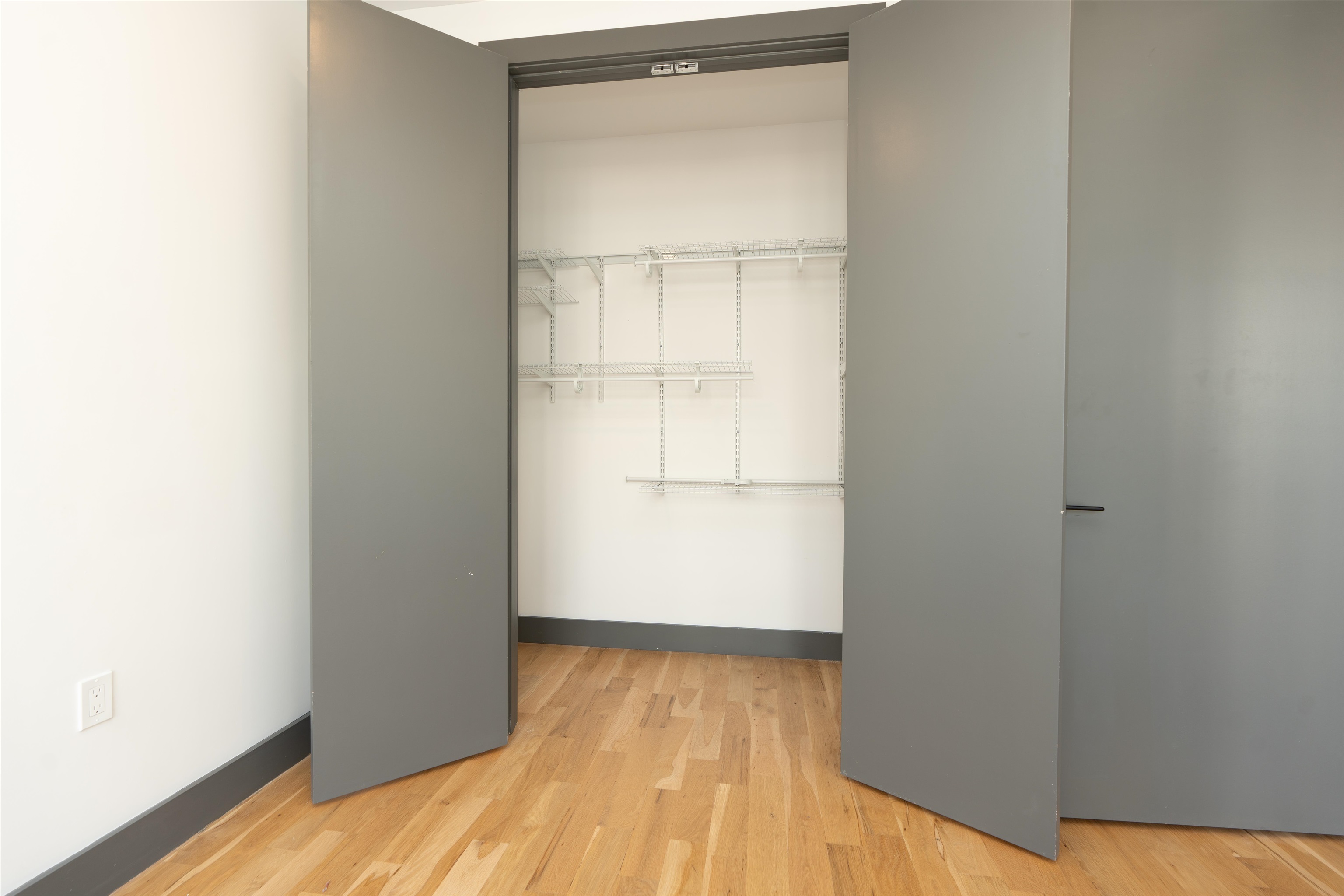 424 ARLINGTON AVE Unit: 302