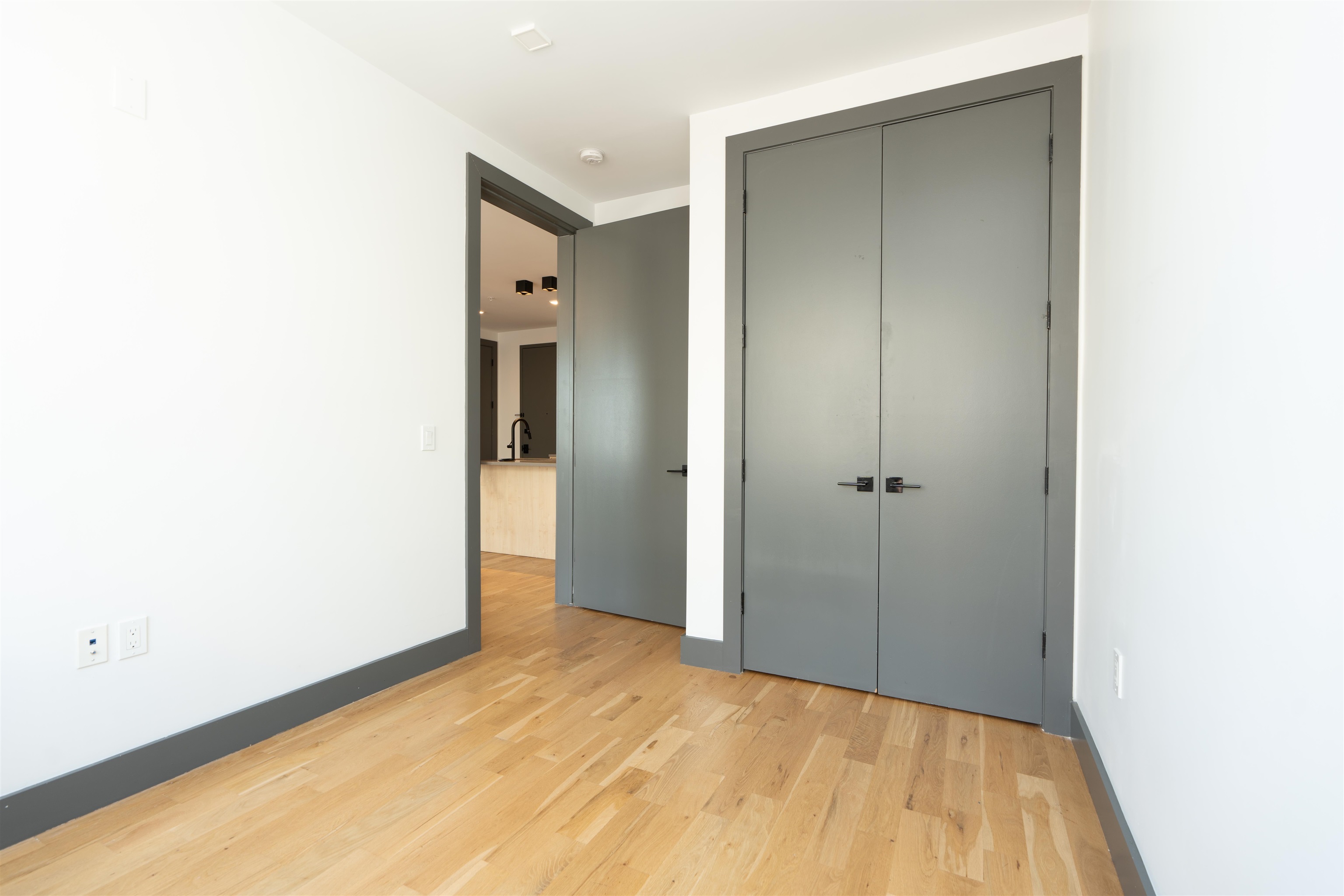 424 ARLINGTON AVE Unit: 302