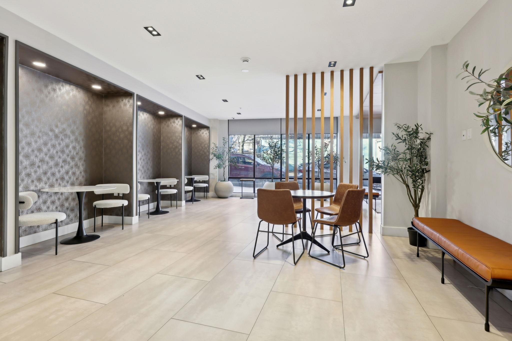 424 ARLINGTON AVE Unit: 305