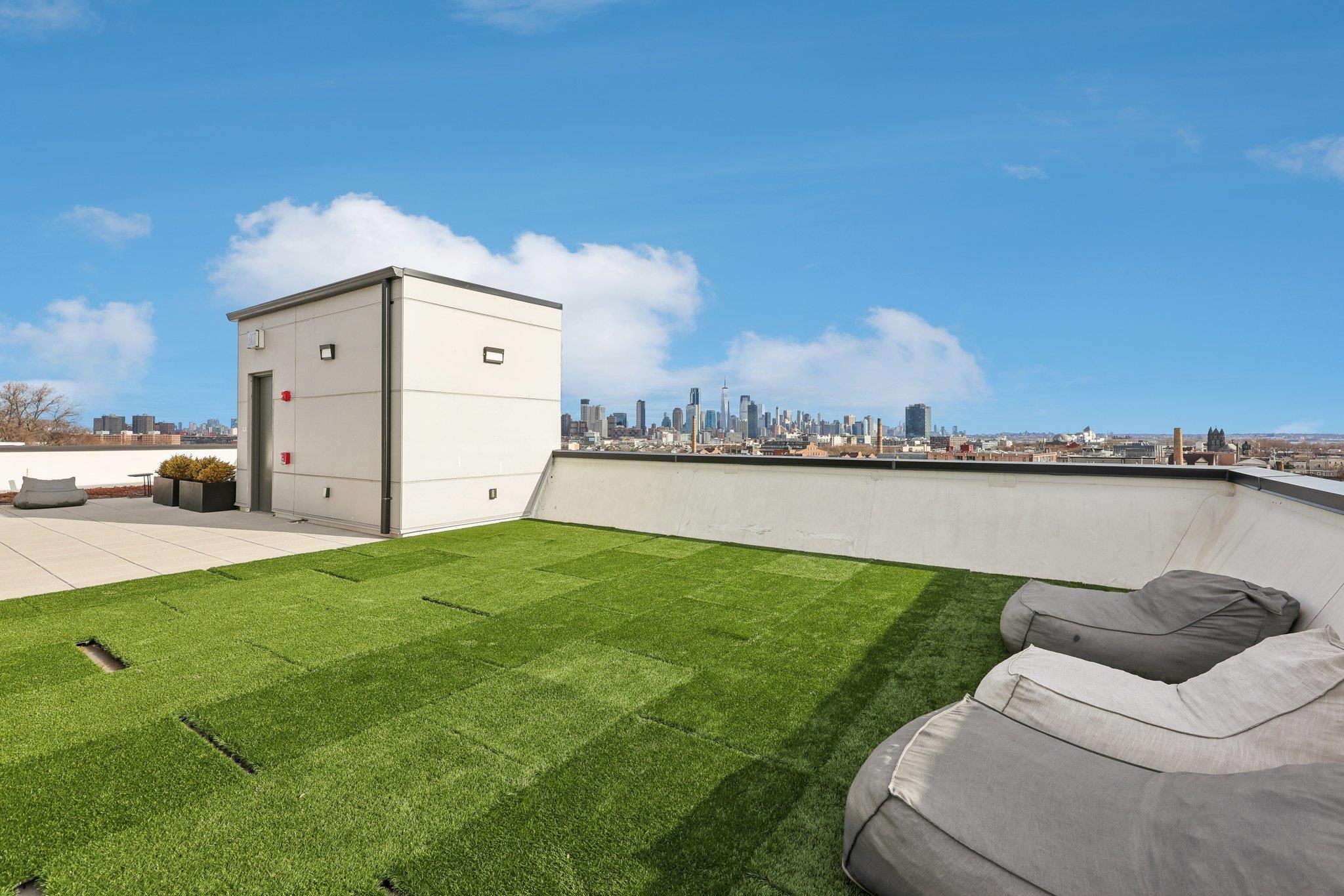 424 ARLINGTON AVE Unit: 206