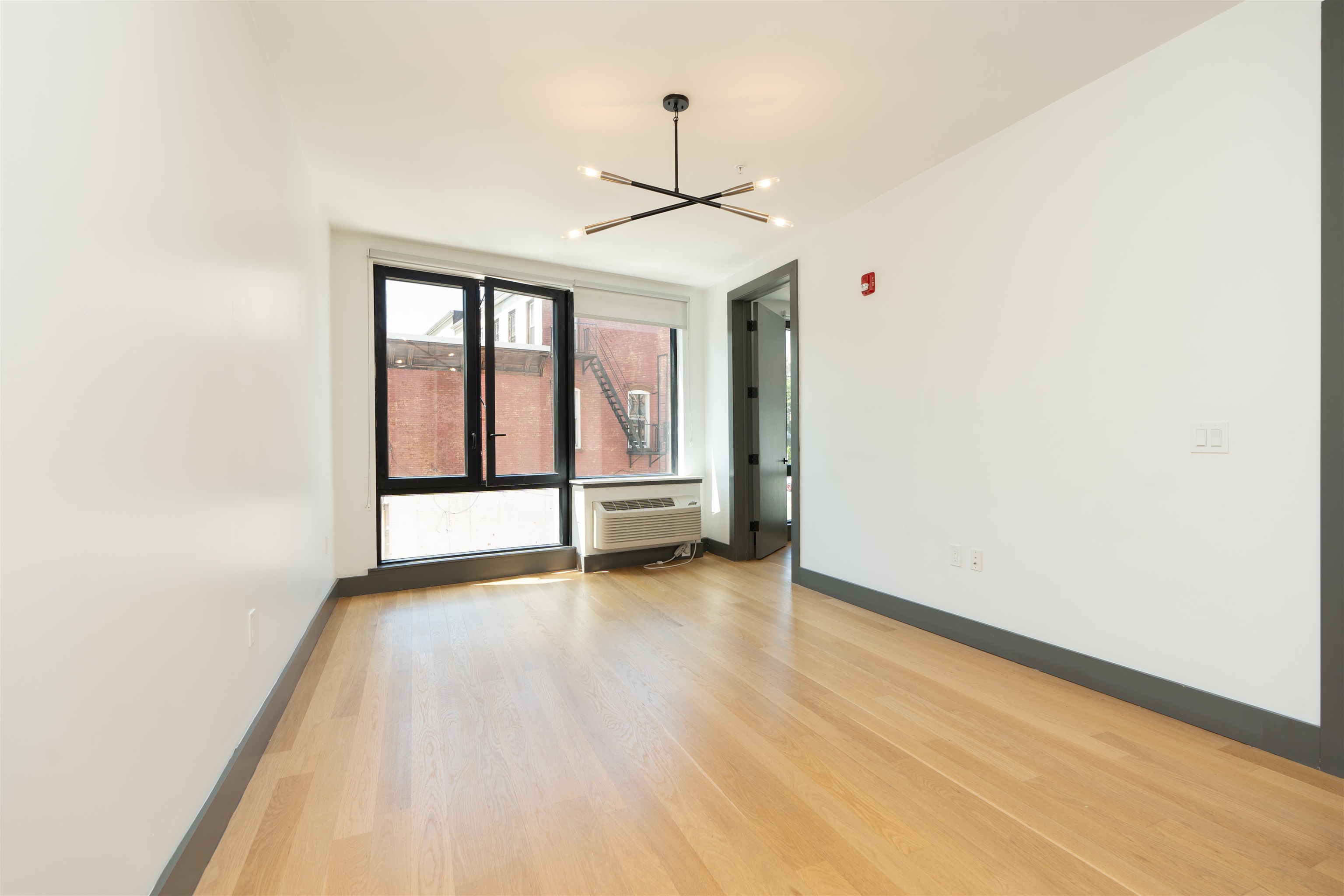 424 ARLINGTON AVE Unit: 206