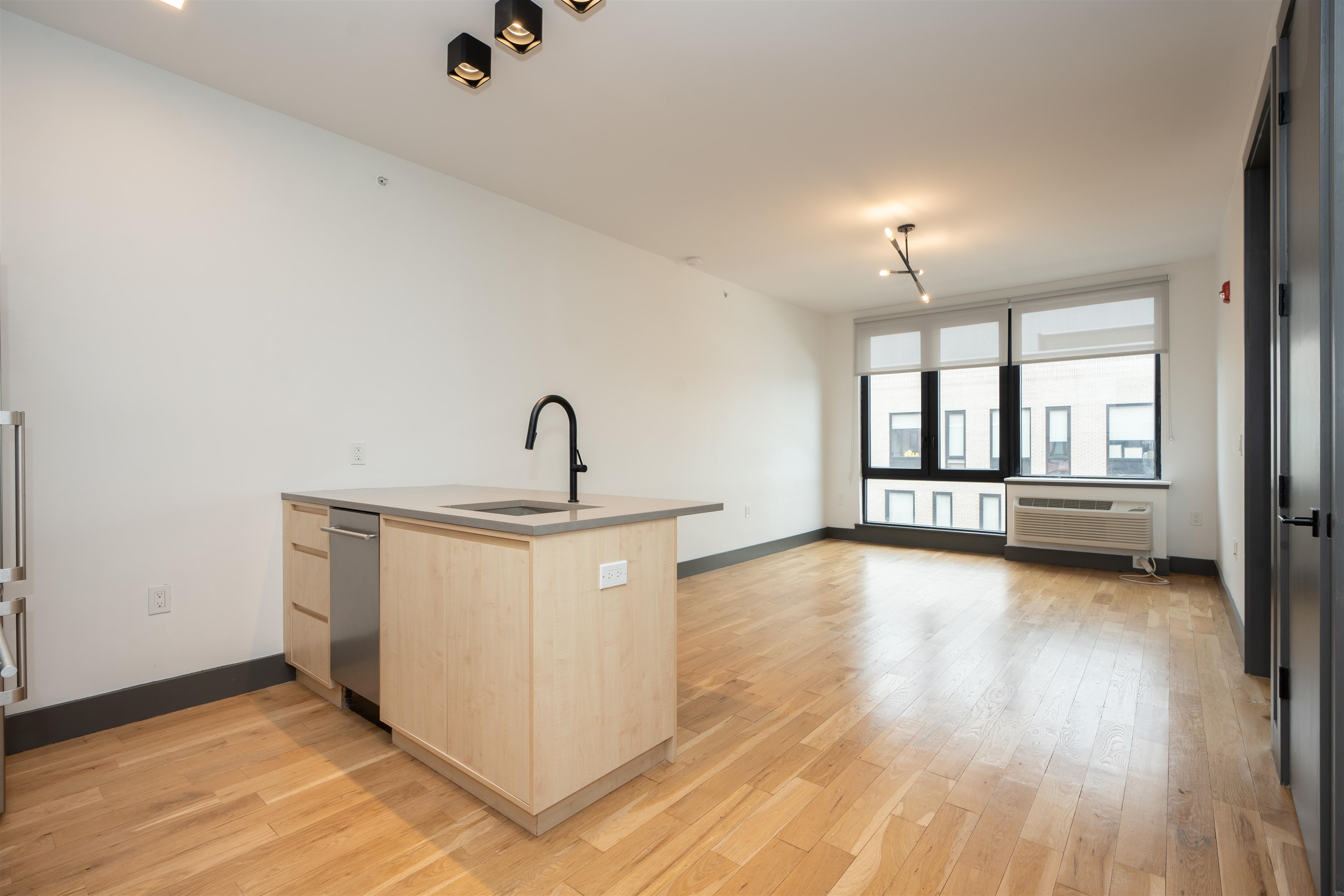 424 ARLINGTON AVE Unit: 401