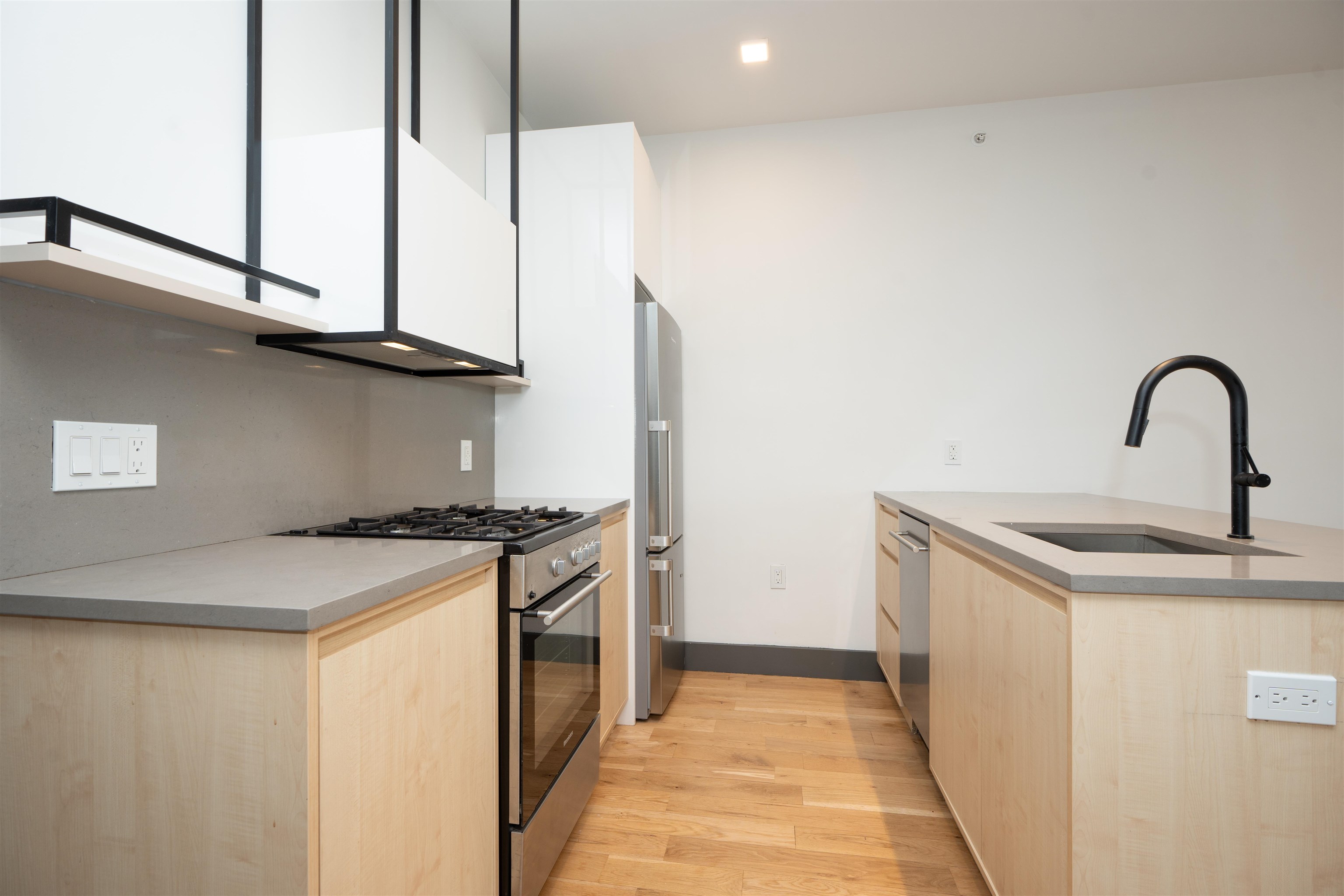 424 ARLINGTON AVE Unit: 401