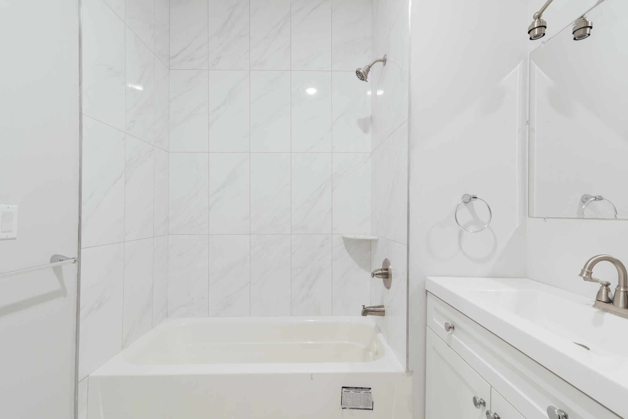 144 BERGEN AVE Unit: 3F