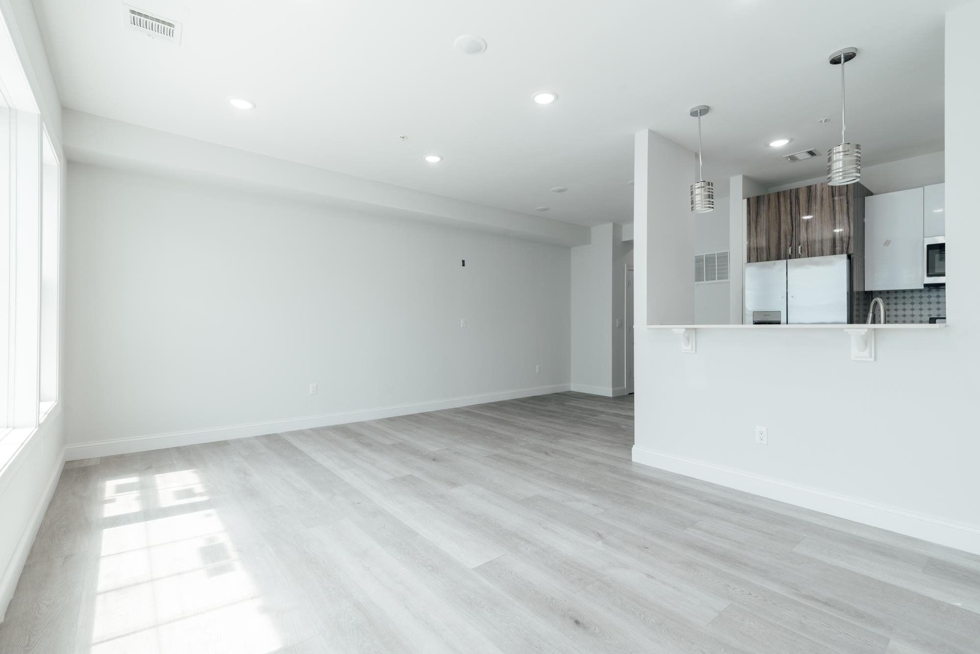 144 BERGEN AVE Unit: 3F