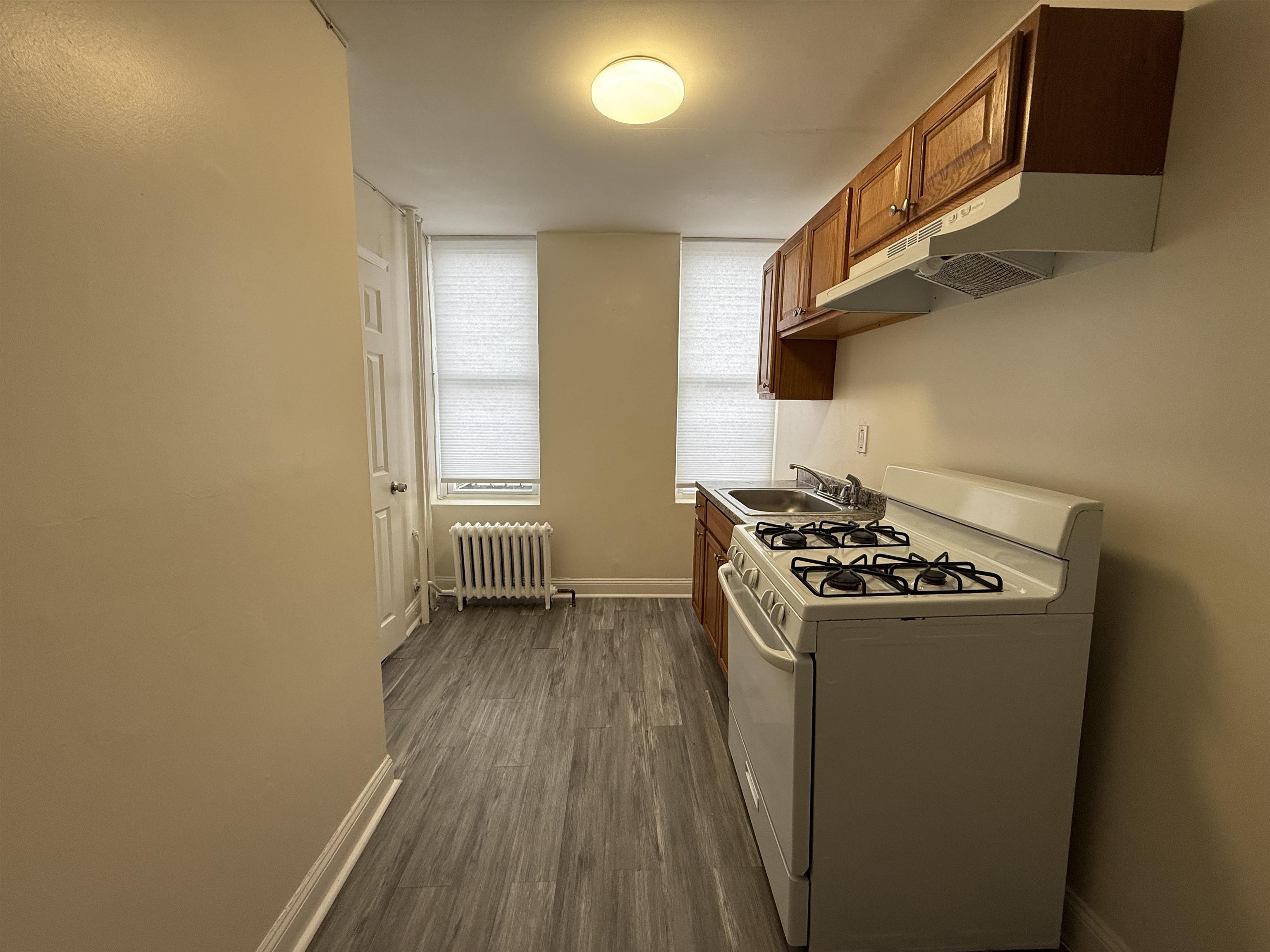 1513 SUMMIT AVE Unit: 6