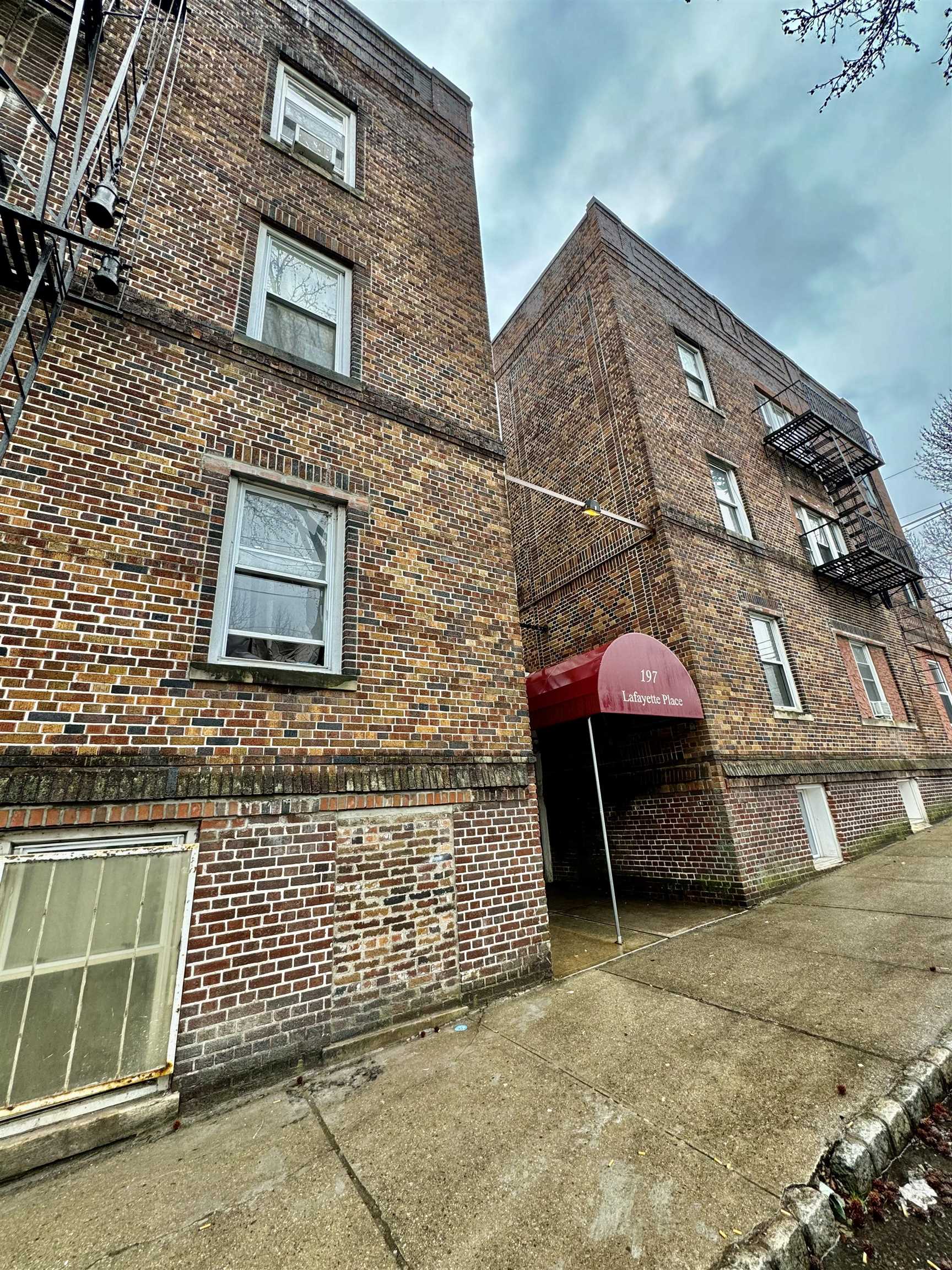 197 LAFAYETTE PL Unit: A3