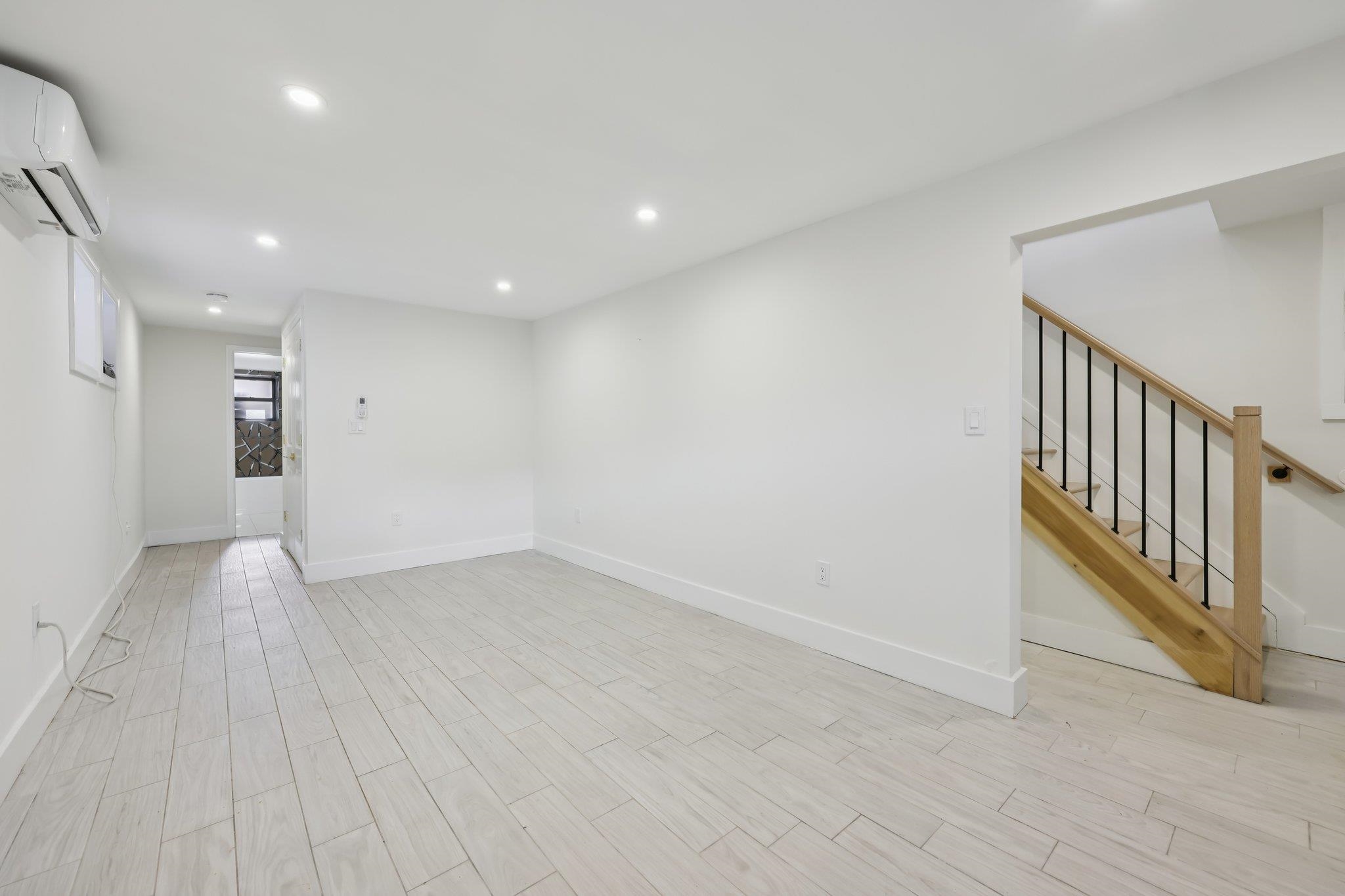 79 VROOM ST Unit: 1