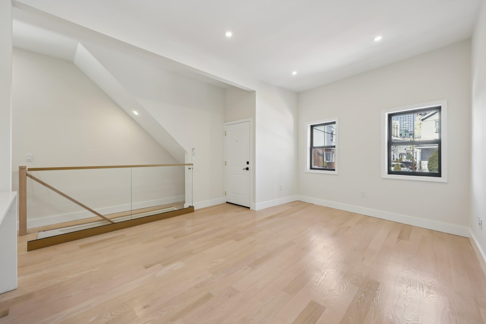 79 VROOM ST Unit: 1