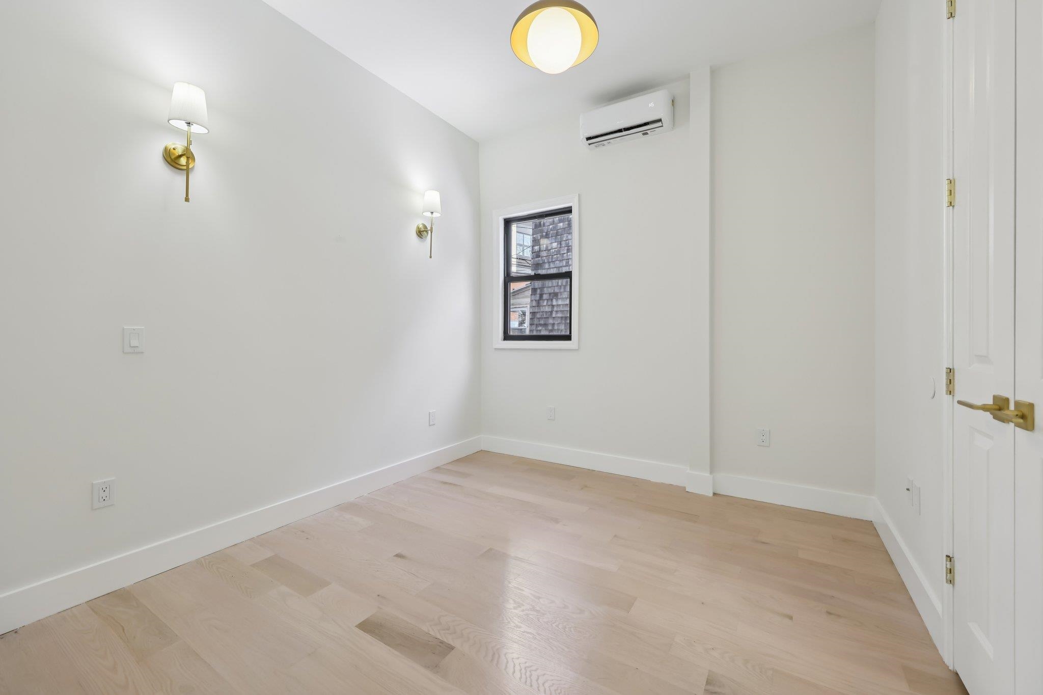79 VROOM ST Unit: 1
