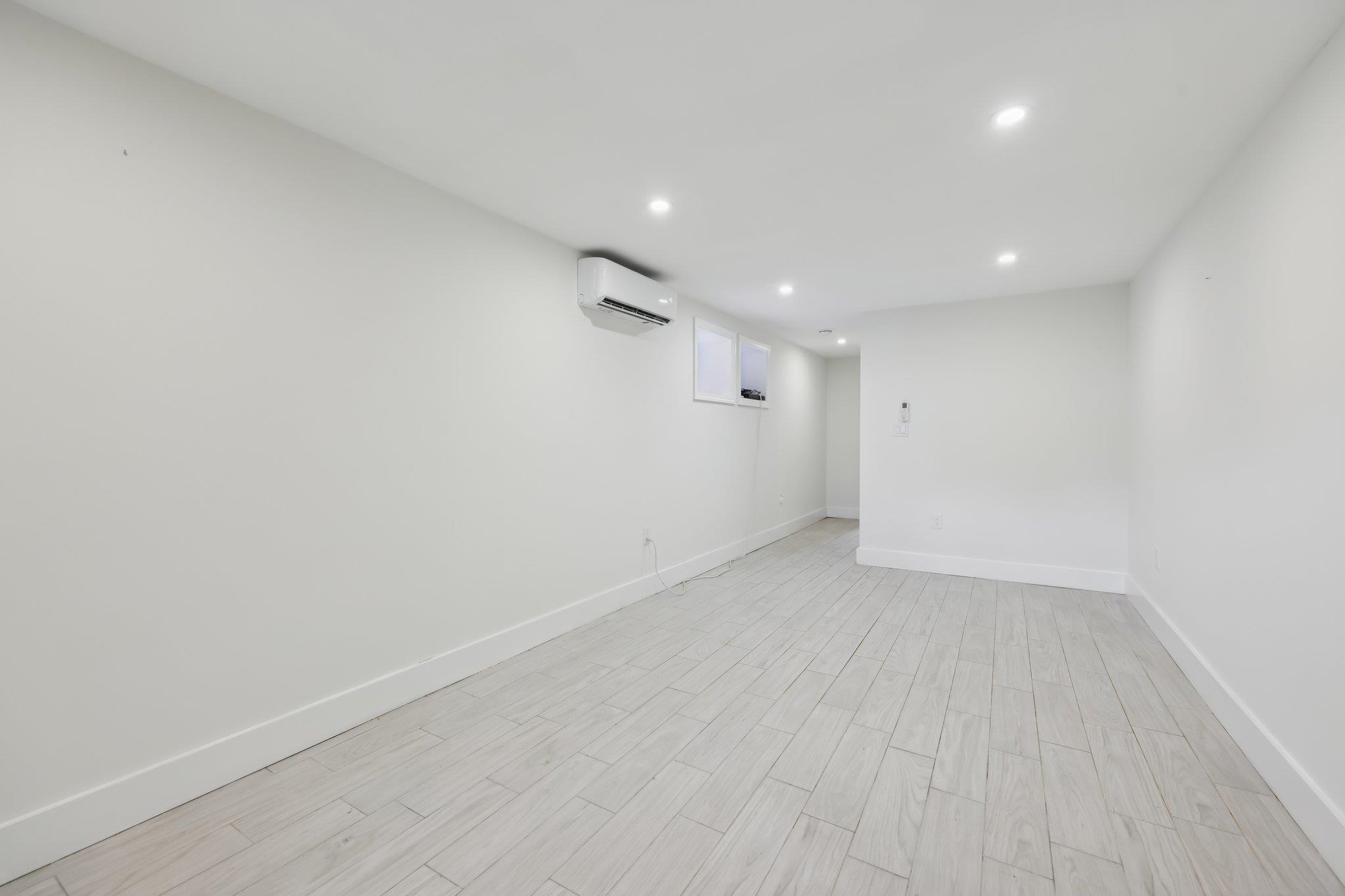 79 VROOM ST Unit: 1