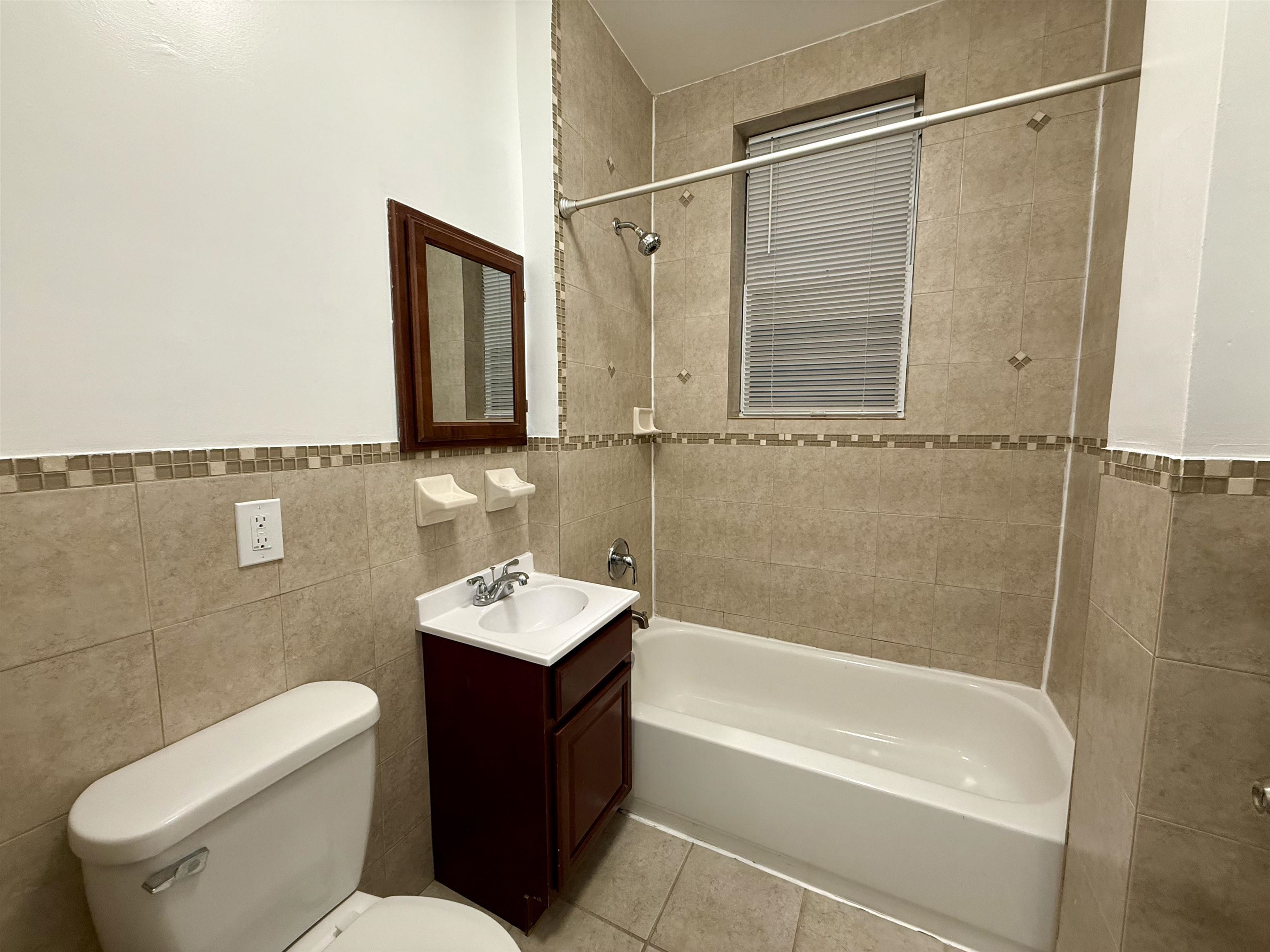 6404 PARK AVE Unit: 11