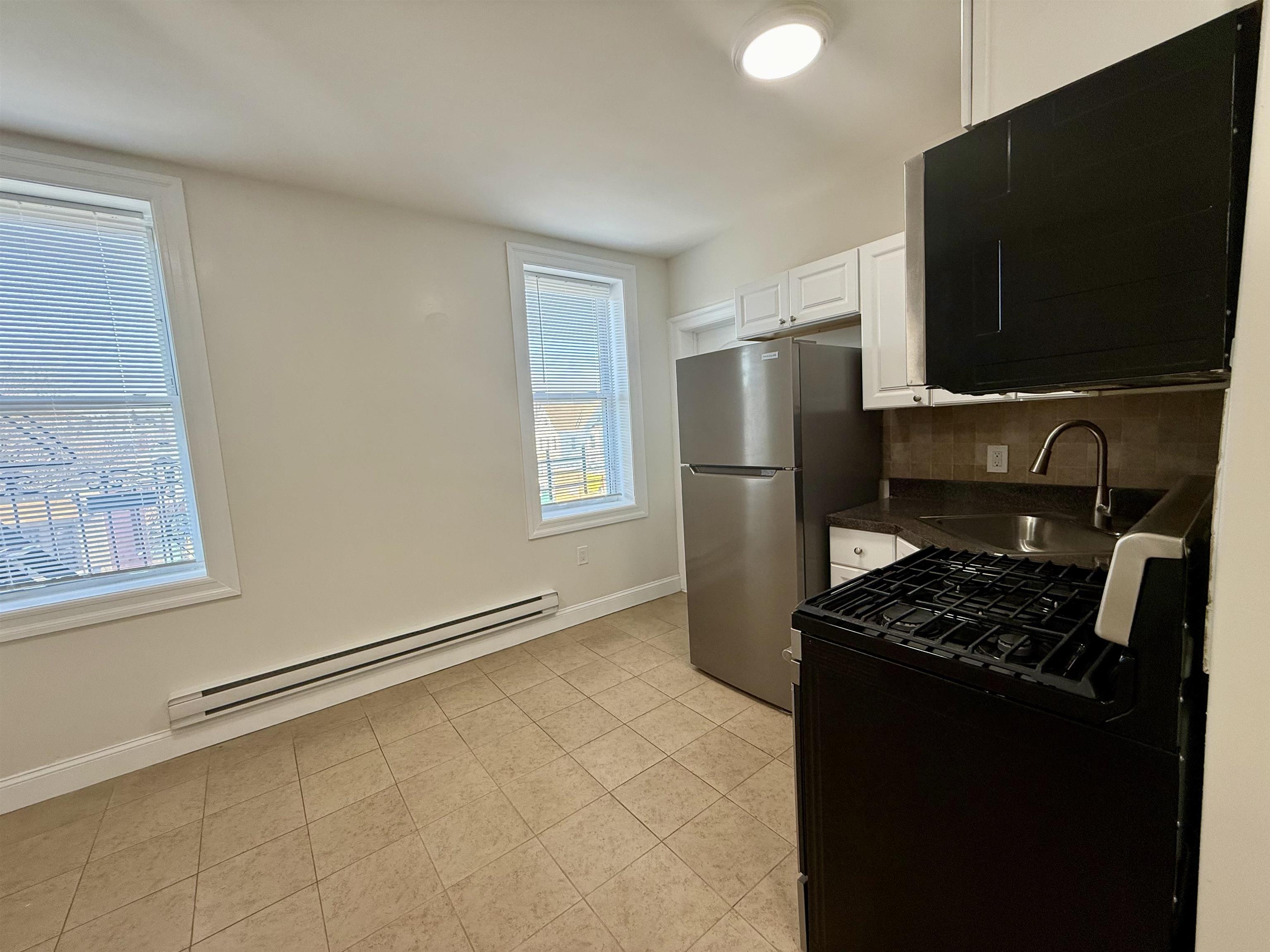 7222 BROADWAY Unit: 6