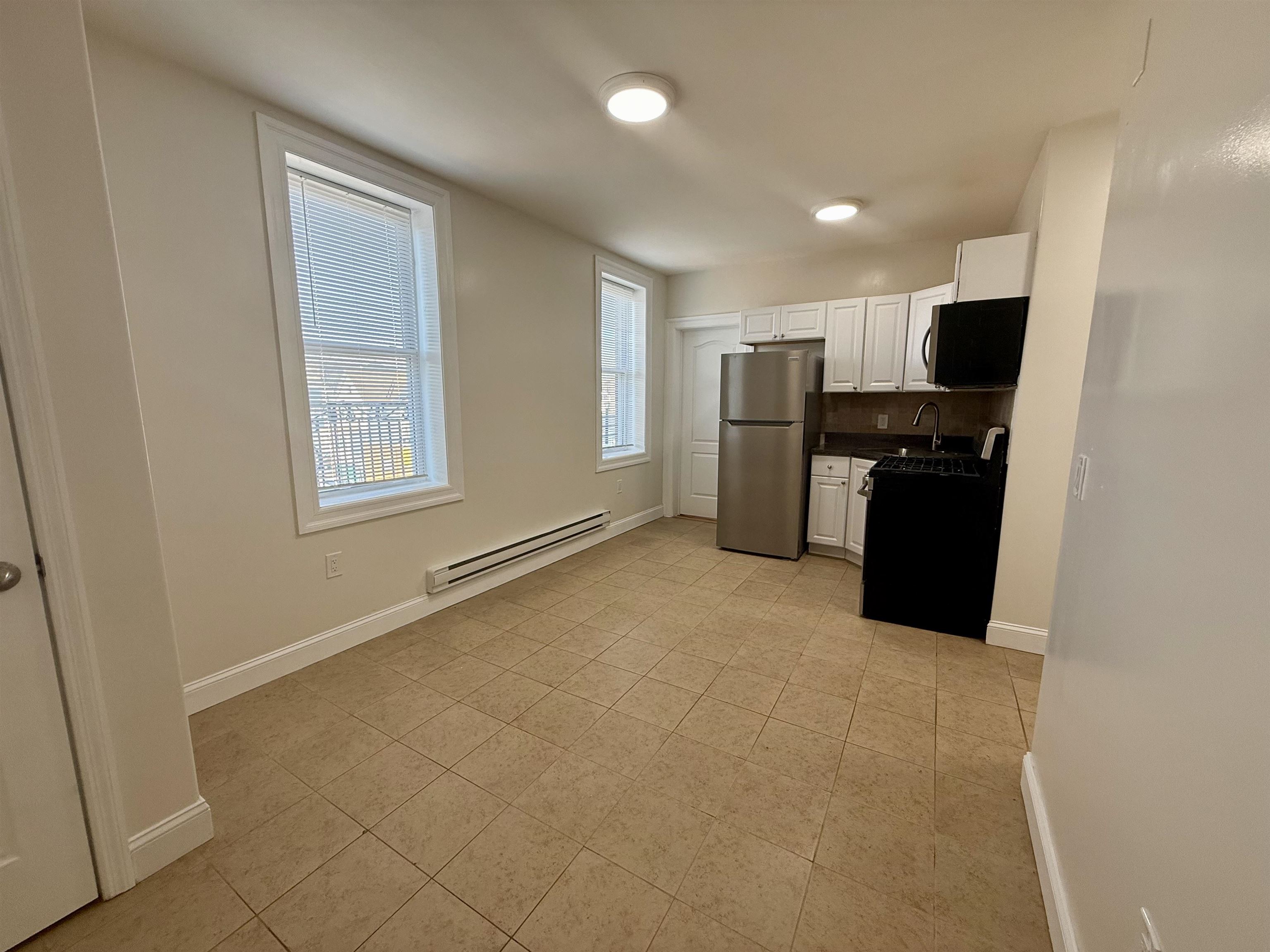 7222 BROADWAY Unit: 6