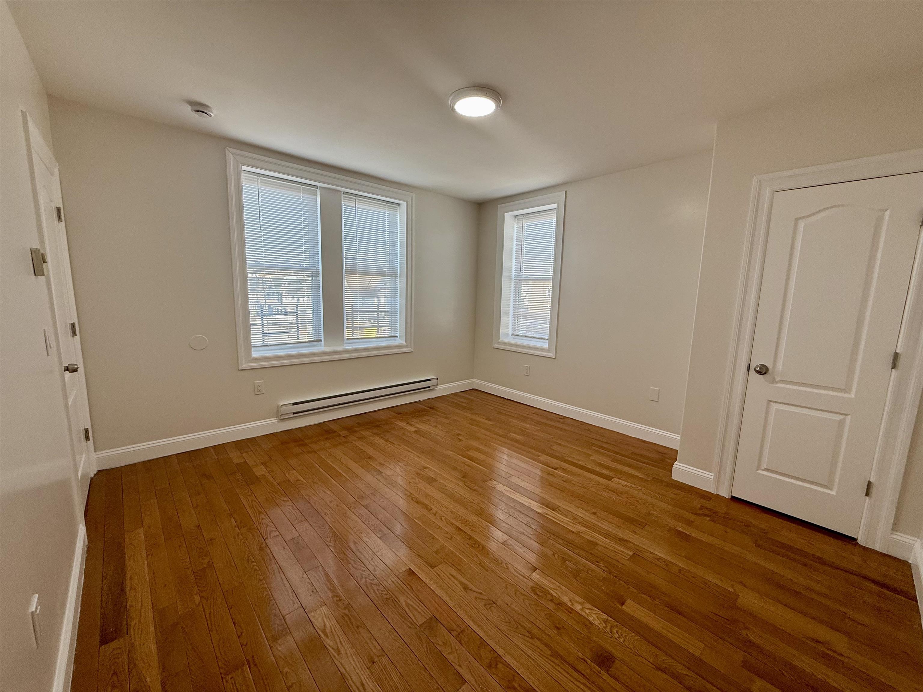 7222 BROADWAY Unit: 6