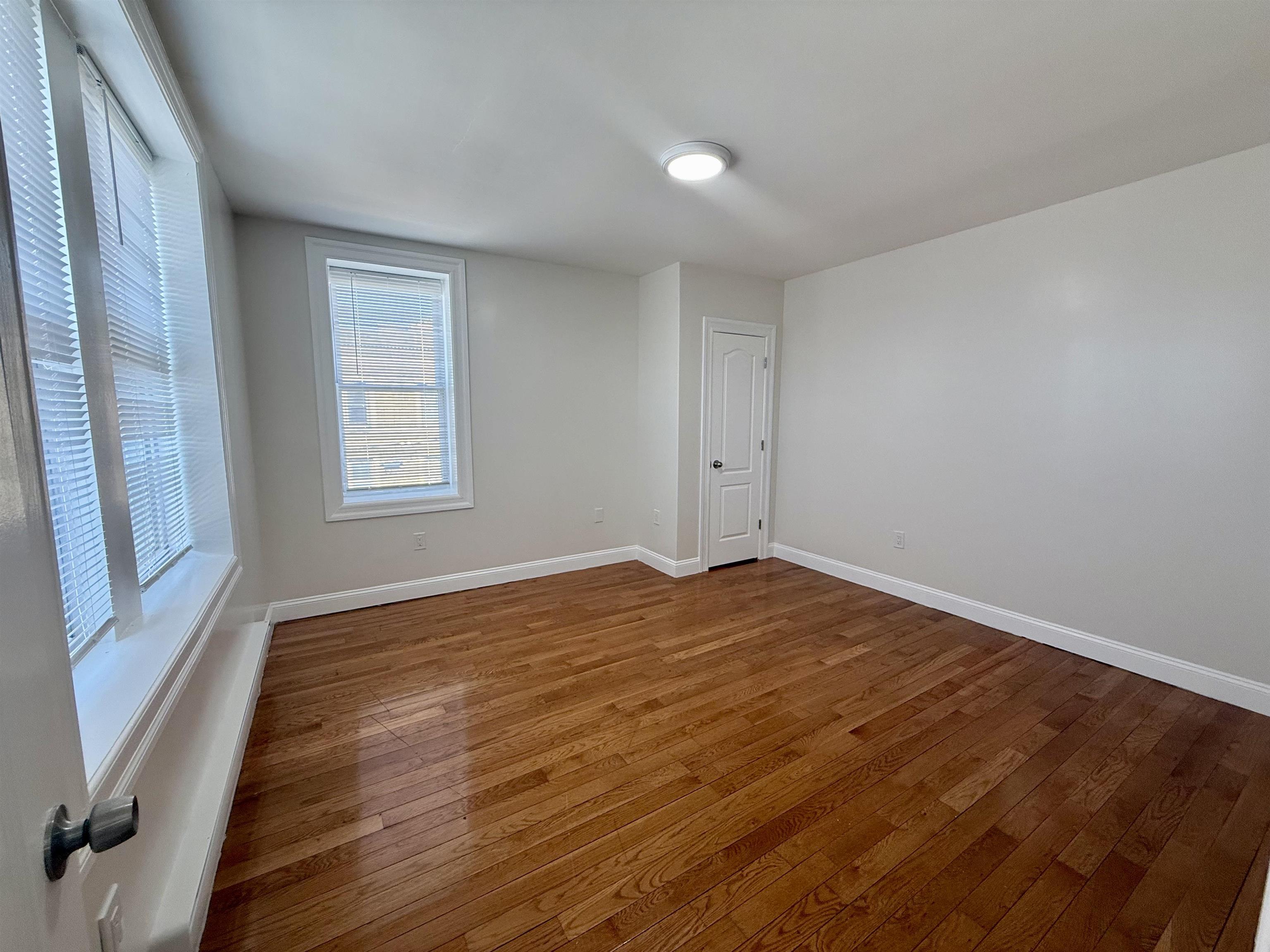 7222 BROADWAY Unit: 6