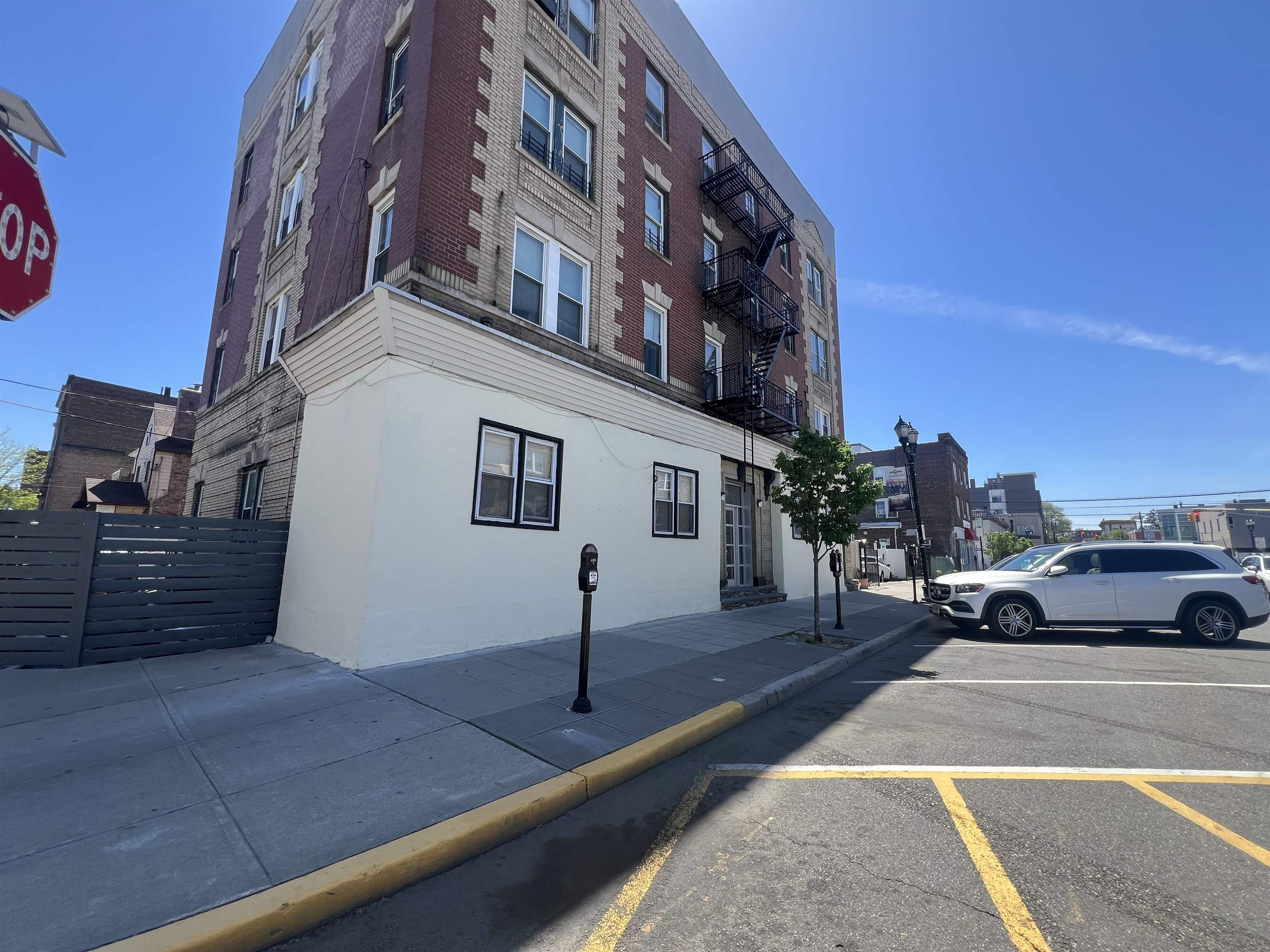 7222 BROADWAY Unit: 6