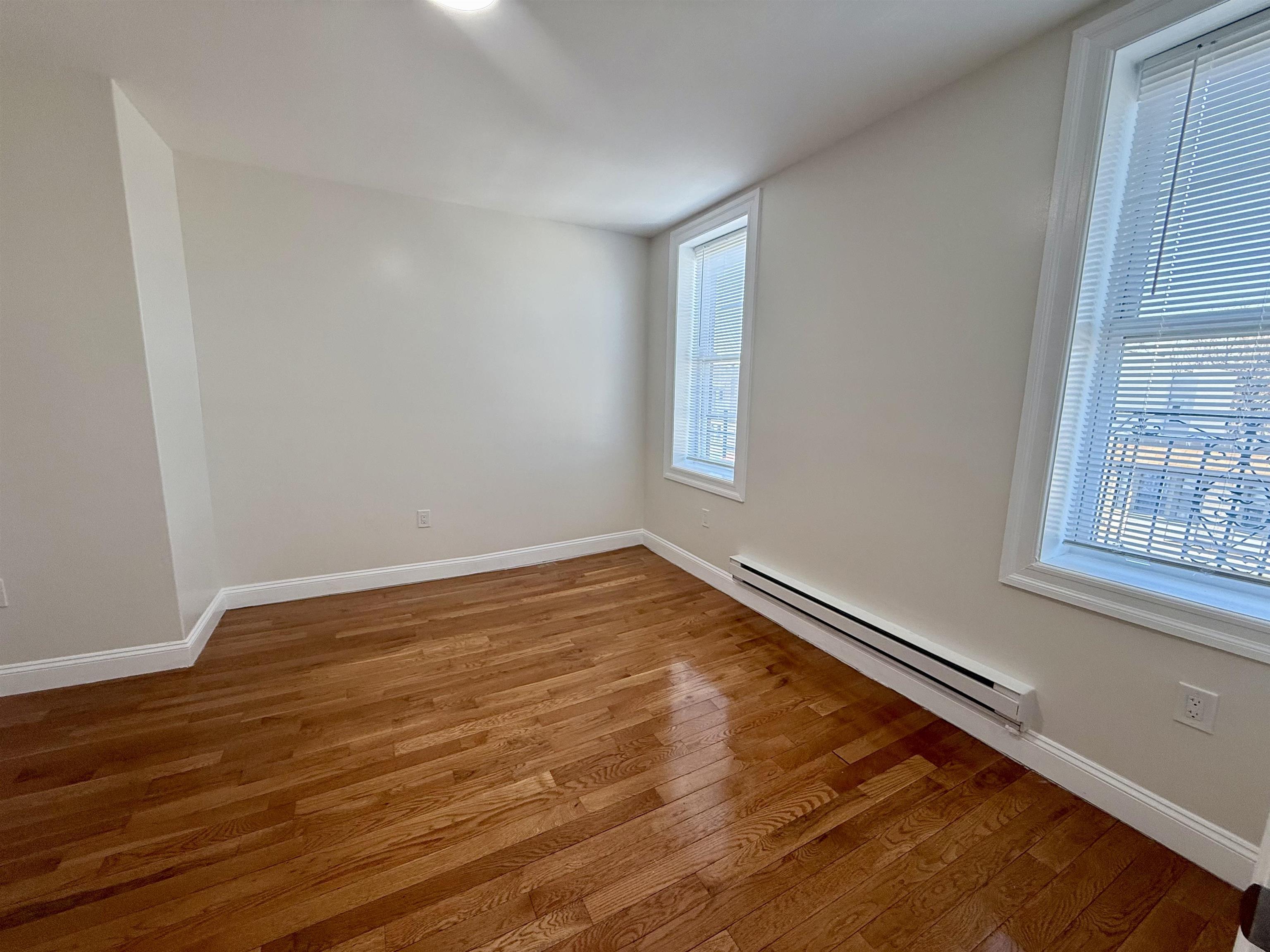 7222 BROADWAY Unit: 6