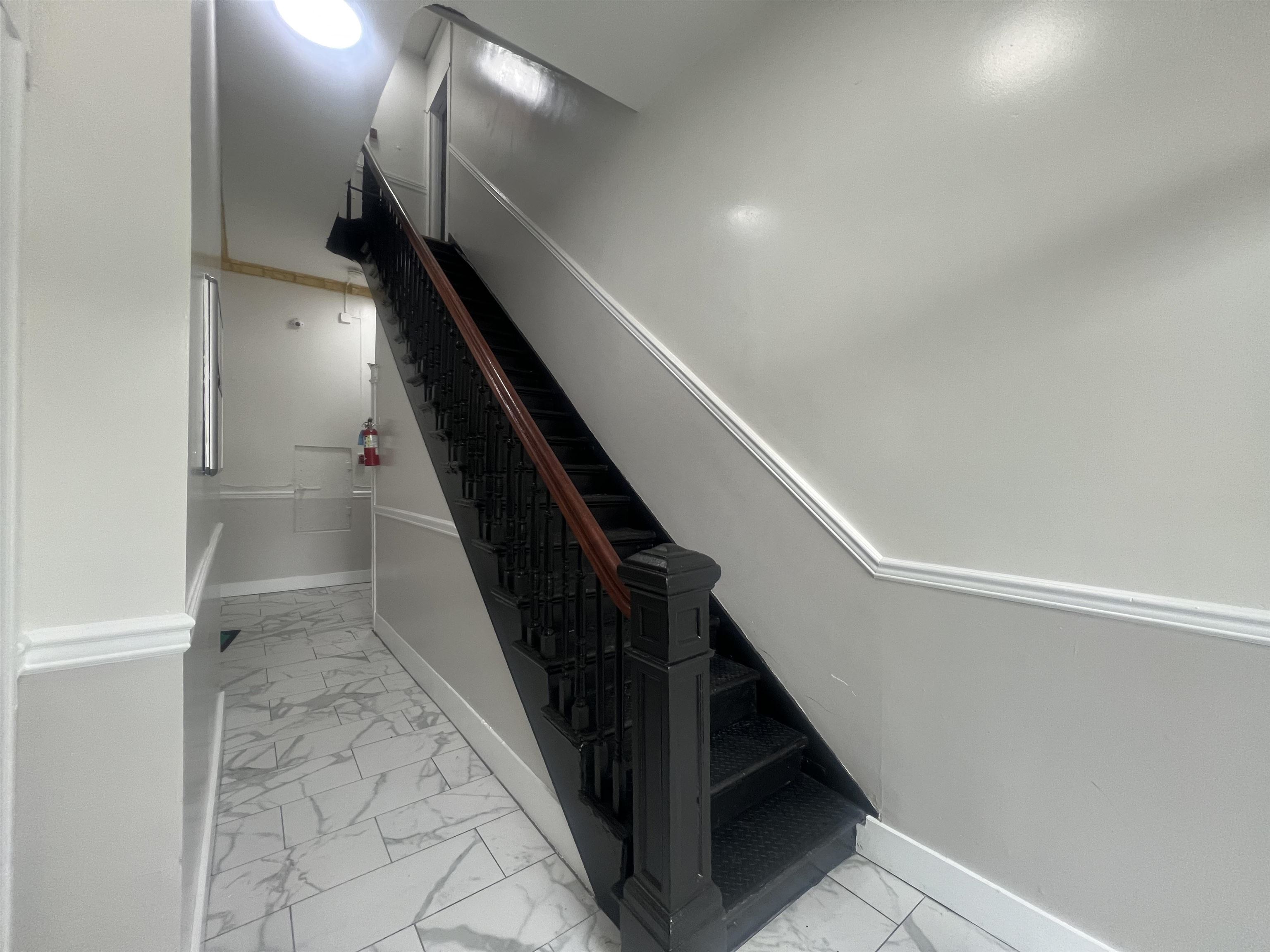 7222 BROADWAY Unit: 6