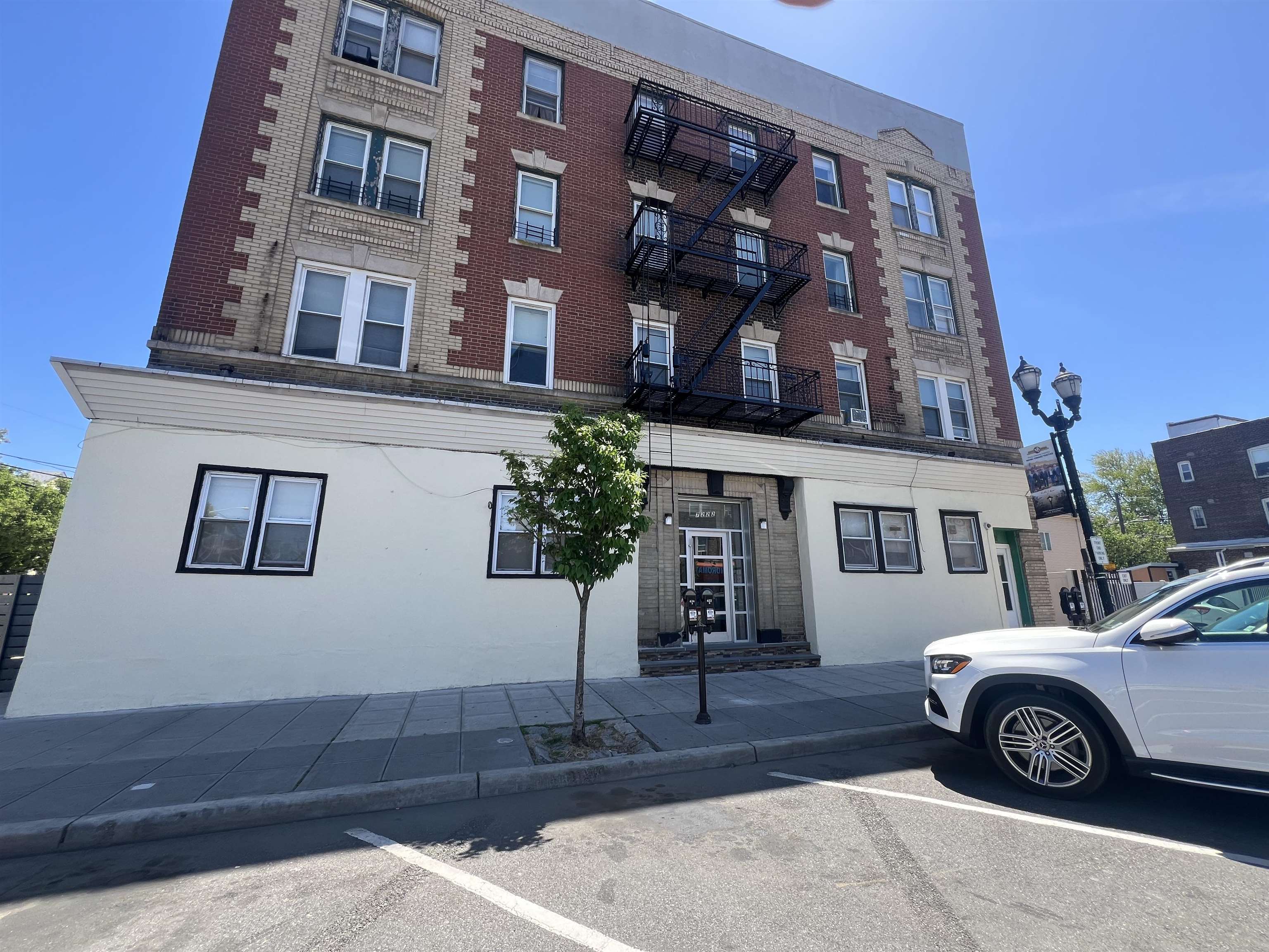 7222 BROADWAY Unit: 6