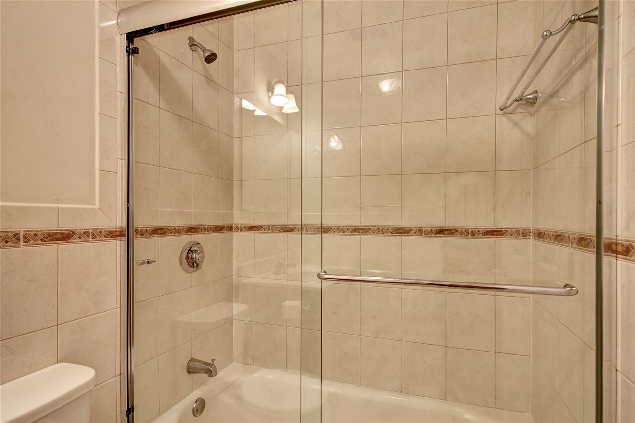 704 CLINTON ST Unit: 3D