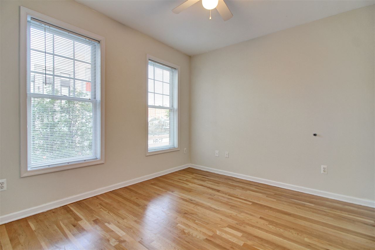 704 CLINTON ST Unit: 3D